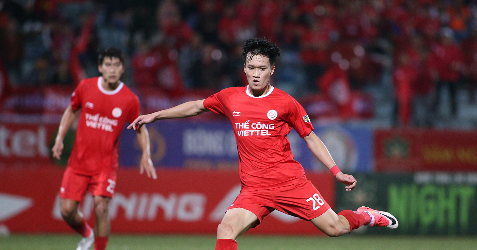 QBV Việt Nam &ldquo;quay xe&rdquo; với đội b&oacute;ng nh&agrave; gi&agrave;u V-League?- Ảnh 1.