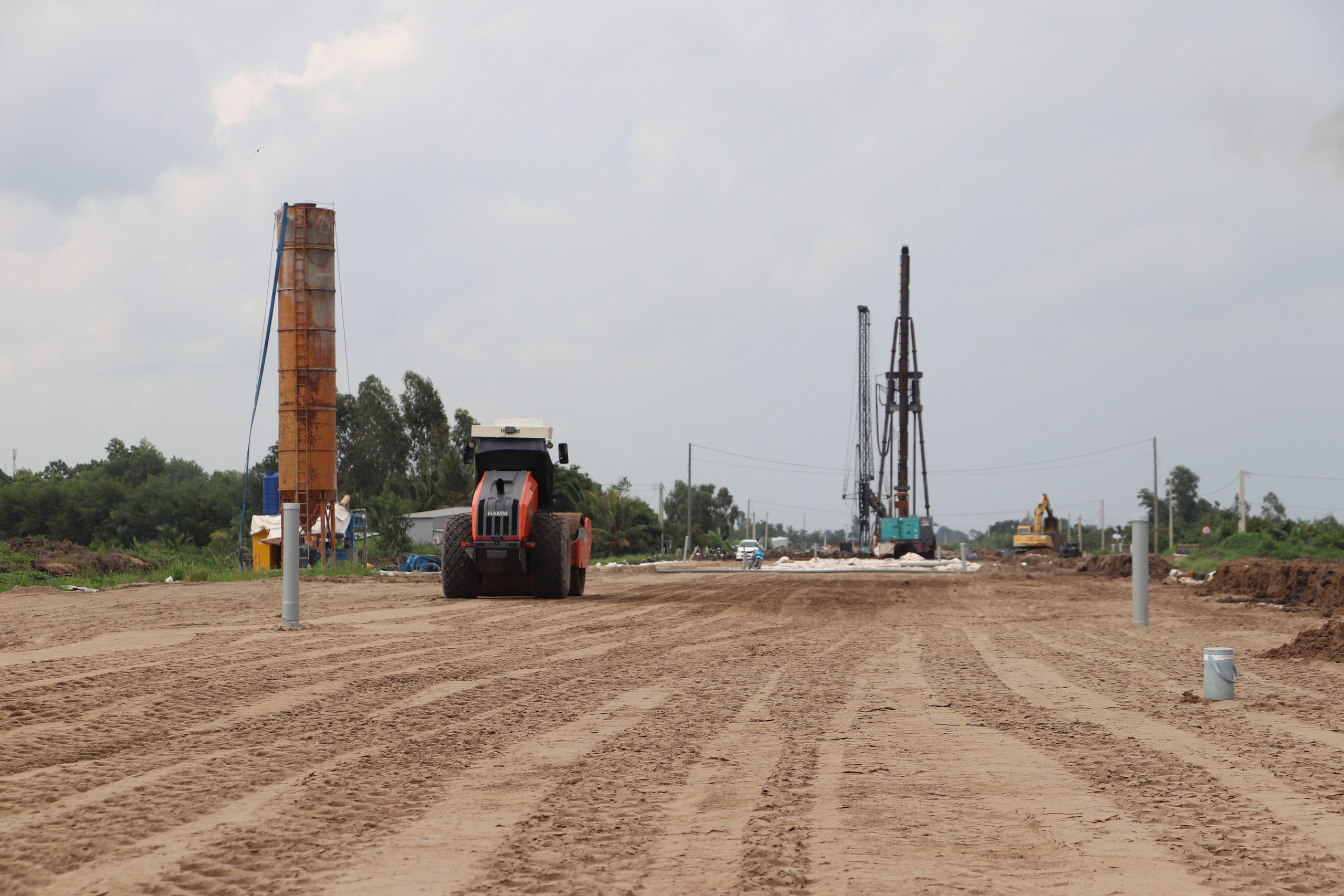 Những c&acirc;y cầu vượt s&ocirc;ng, băng đồng tr&ecirc;n cao tốc Cần Thơ - C&agrave; Mau- Ảnh 9.