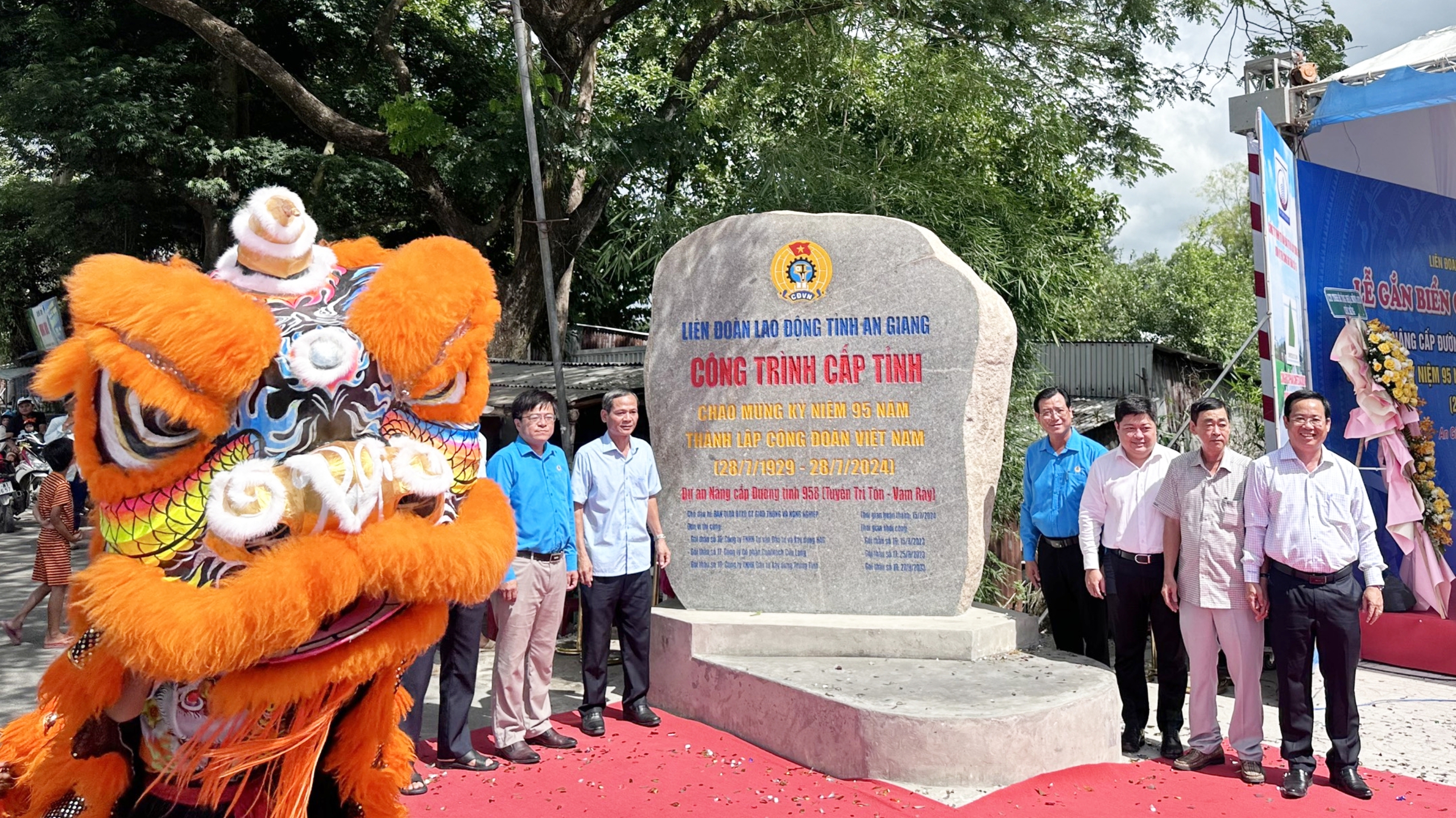 An Giang: Gắn biển c&ocirc;ng tr&igrave;nh n&acirc;ng cấp tuyến đường tỉnh 958- Ảnh 1.