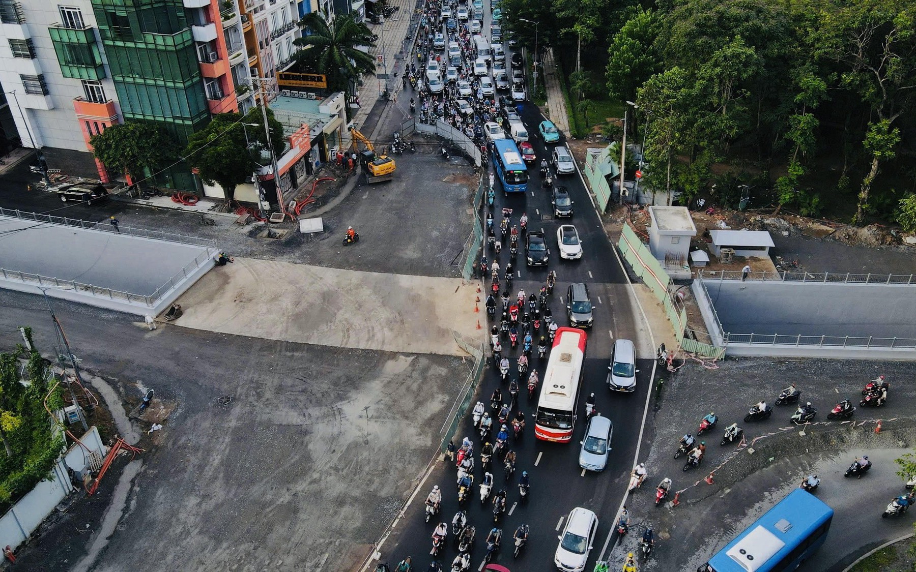 Cận cảnh hầm chui ở cửa ng&otilde; s&acirc;n bay T&acirc;n Sơn Nhất sắp th&ocirc;ng xe