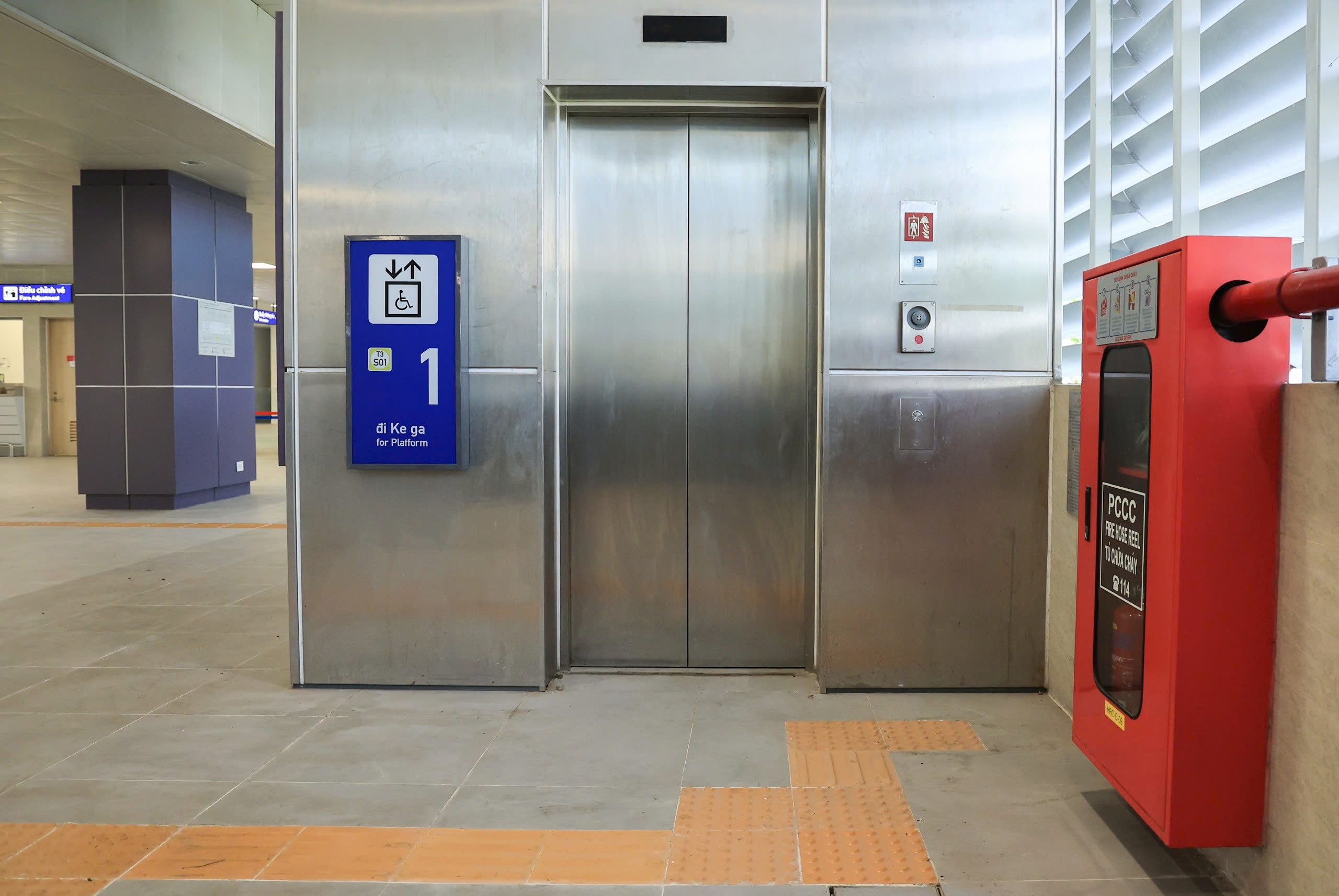 Cận cảnh metro Nhổn - ga H&agrave; Nội trước ng&agrave;y vận h&agrave;nh thương mại- Ảnh 9.