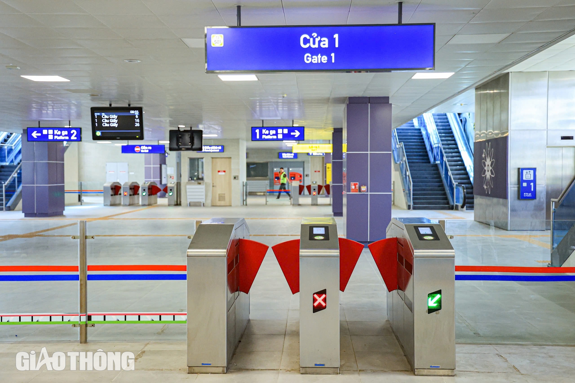 Cận cảnh metro Nhổn - ga H&agrave; Nội trước ng&agrave;y vận h&agrave;nh thương mại- Ảnh 1.