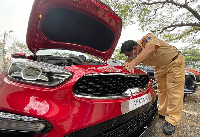 Từ 1/1/2025, chủ phương tiện l&agrave;m g&igrave; để kh&ocirc;ng bị xử phạt sau khi b&aacute;n xe?- Ảnh 1.