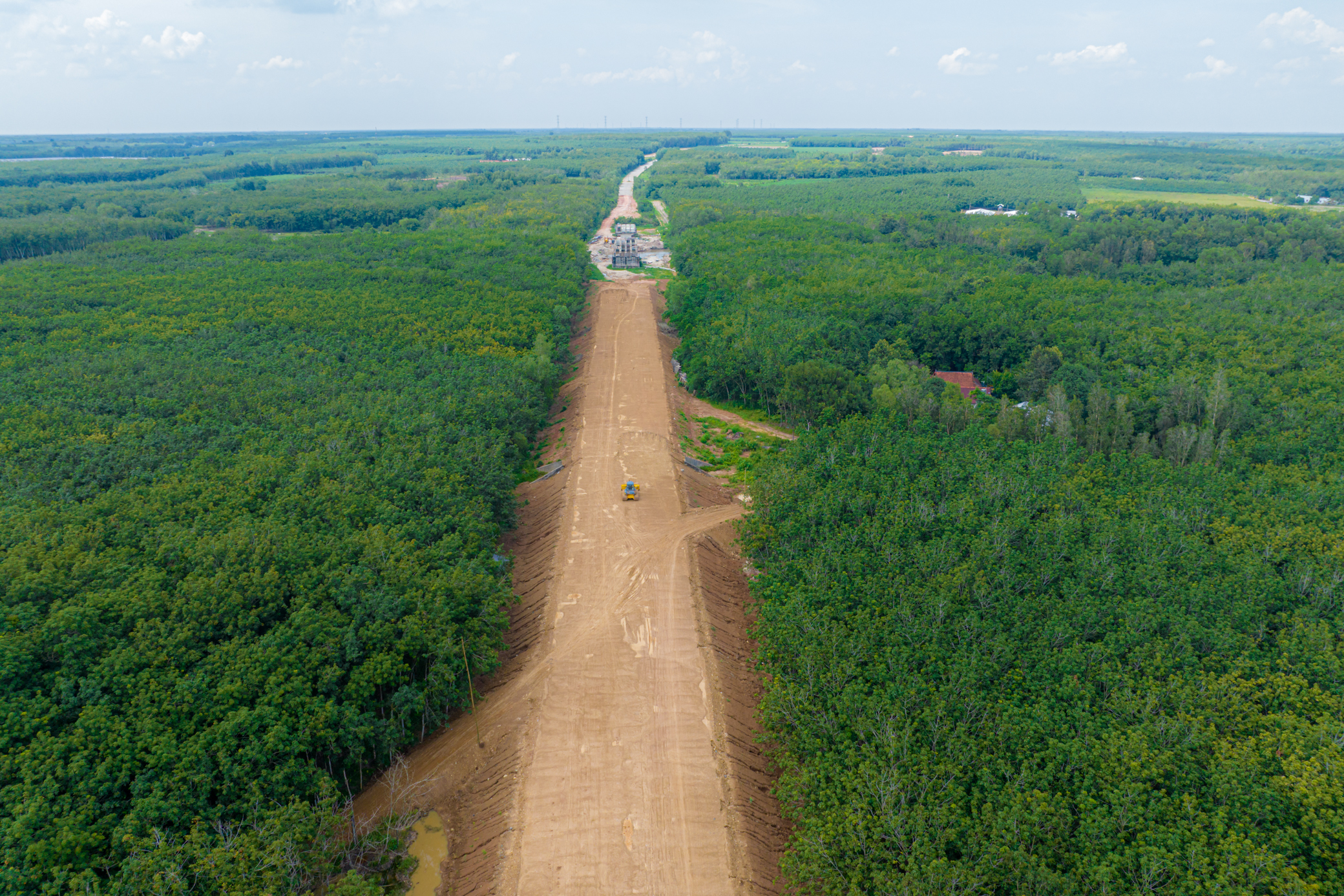 To&agrave;n cảnh đường Hồ Ch&iacute; Minh đoạn qua tỉnh B&igrave;nh Dương sau 10 th&aacute;ng t&aacute;i khởi động- Ảnh 7.