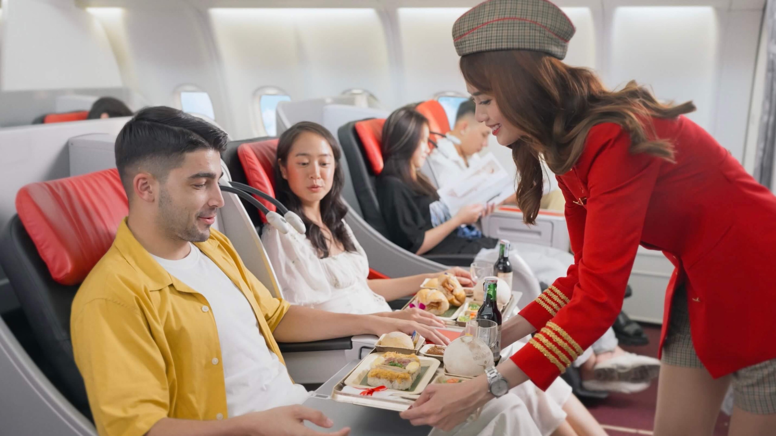 Mừng h&agrave;nh kh&aacute;ch thứ 200 triệu, Vietjet tung loạt ưu đ&atilde;i lớn- Ảnh 1.