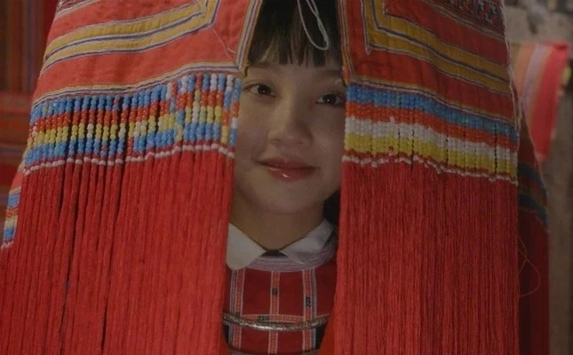 Phim "Đi giữa trời rực rỡ" vấp tranh c&atilde;i: &Ecirc;-k&iacute;p nhận lỗi, chưa hiểu văn h&oacute;a người Dao- Ảnh 1.