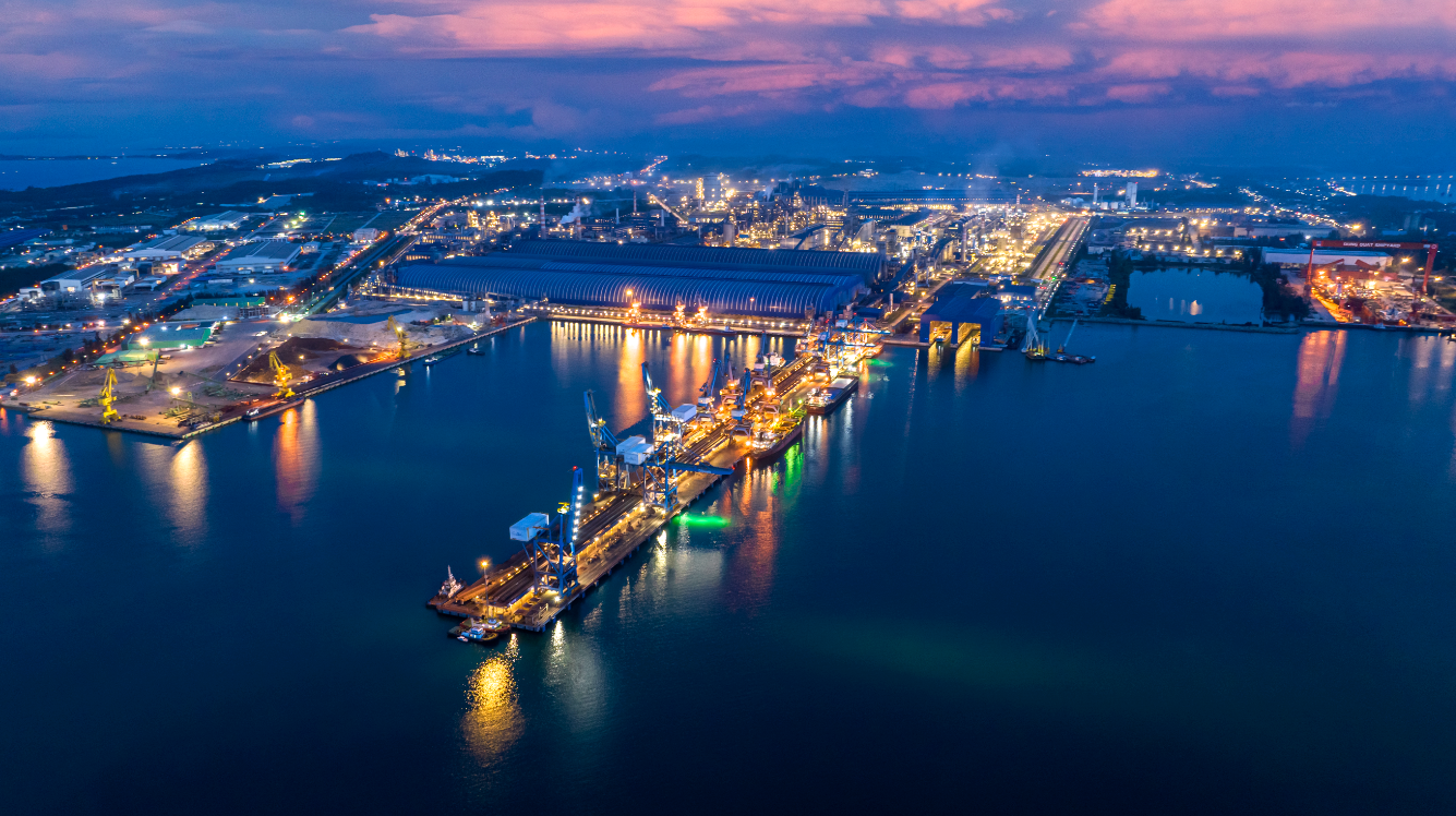 Quảng Ng&atilde;i cần huy động c&aacute;c nguồn lực đầu tư để trở th&agrave;nh trung t&acirc;m logistics- Ảnh 2.