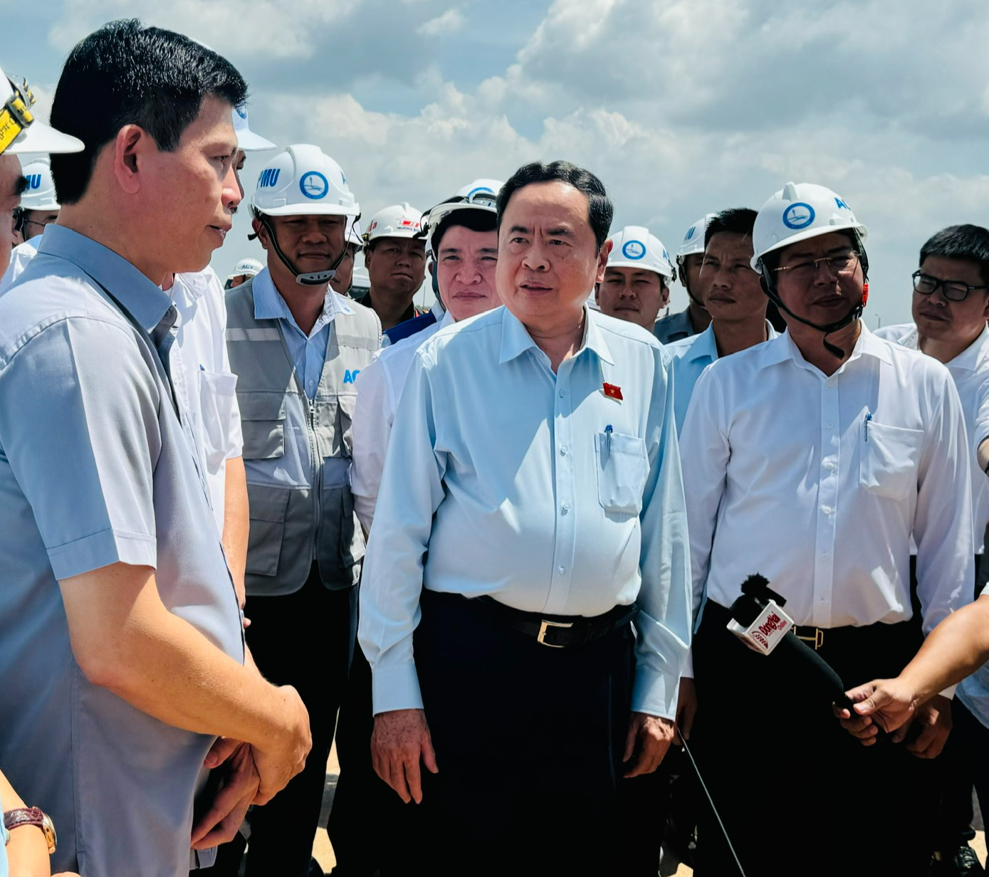 Chủ tịch Quốc hội: Đảm bảo vận hành sân bay Long Thành đúng kế hoạch- Ảnh 1. Chủ tịch Quốc hội: Đảm bảo vận hành sân bay Long Thành đúng kế hoạch- Ảnh 1.