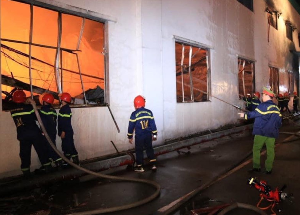 Điều tra vụ cháy gần 14.000m2 tại Công ty ShingMark Vina Đồng Nai- Ảnh 5. Điều tra vụ cháy gần 14.000m2 tại Công ty ShingMark Vina Đồng Nai- Ảnh 5.