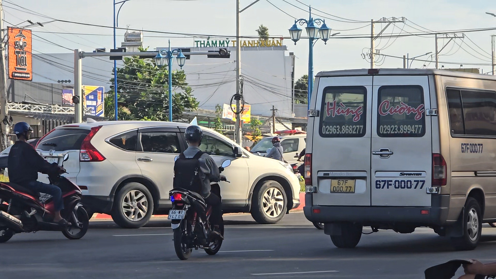 Vì sao người dân bất an khi đi qua hai vòng xuyến mới ở Cần Thơ?- Ảnh 1. Vì sao người dân bất an khi đi qua hai vòng xuyến mới ở Cần Thơ?- Ảnh 1.