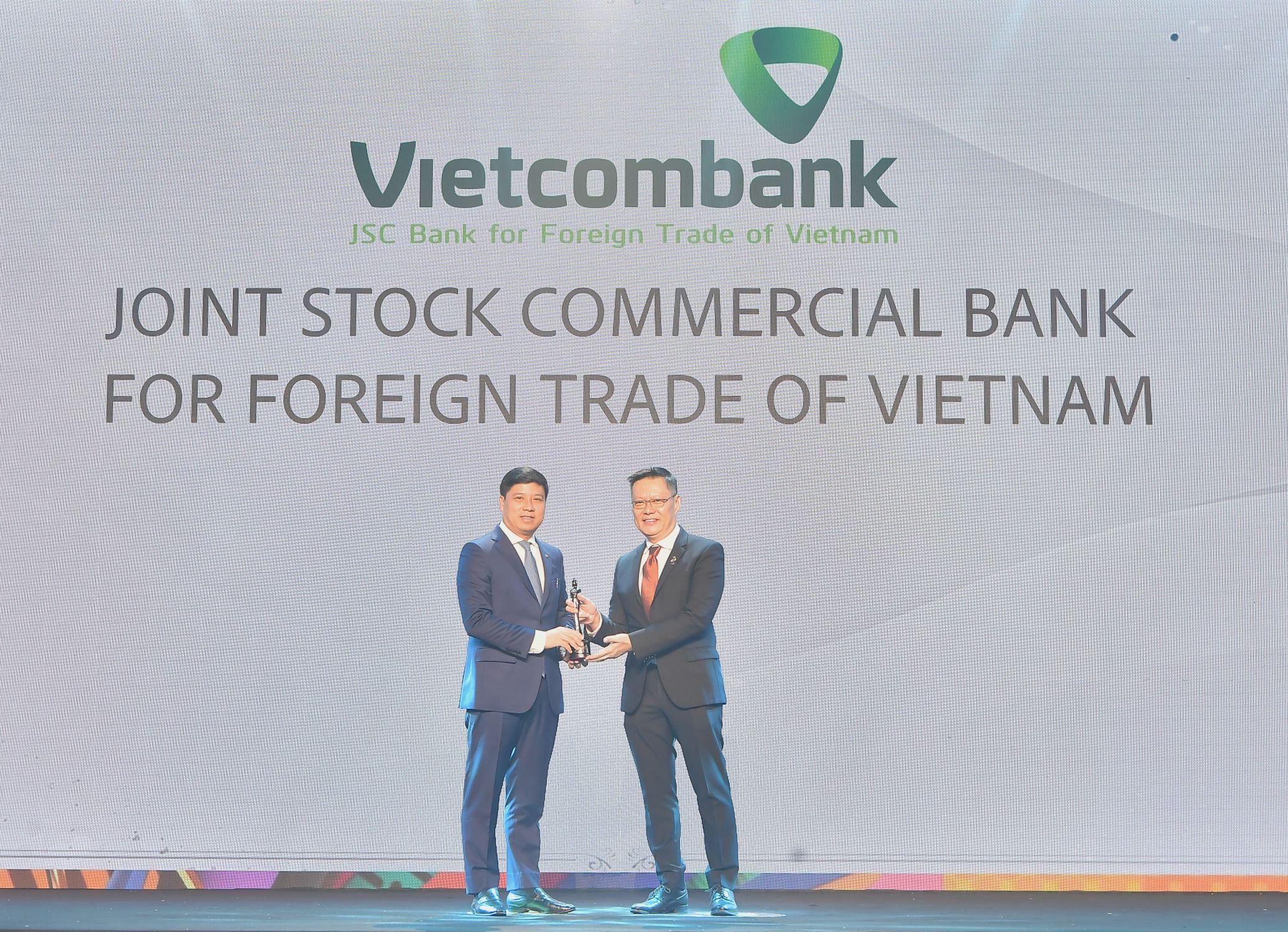HR ASIA vinh danh Vietcombank l&agrave; &ldquo;Nơi l&agrave;m việc tốt nhất ch&acirc;u &Aacute;&rdquo; năm 2024- Ảnh 1.