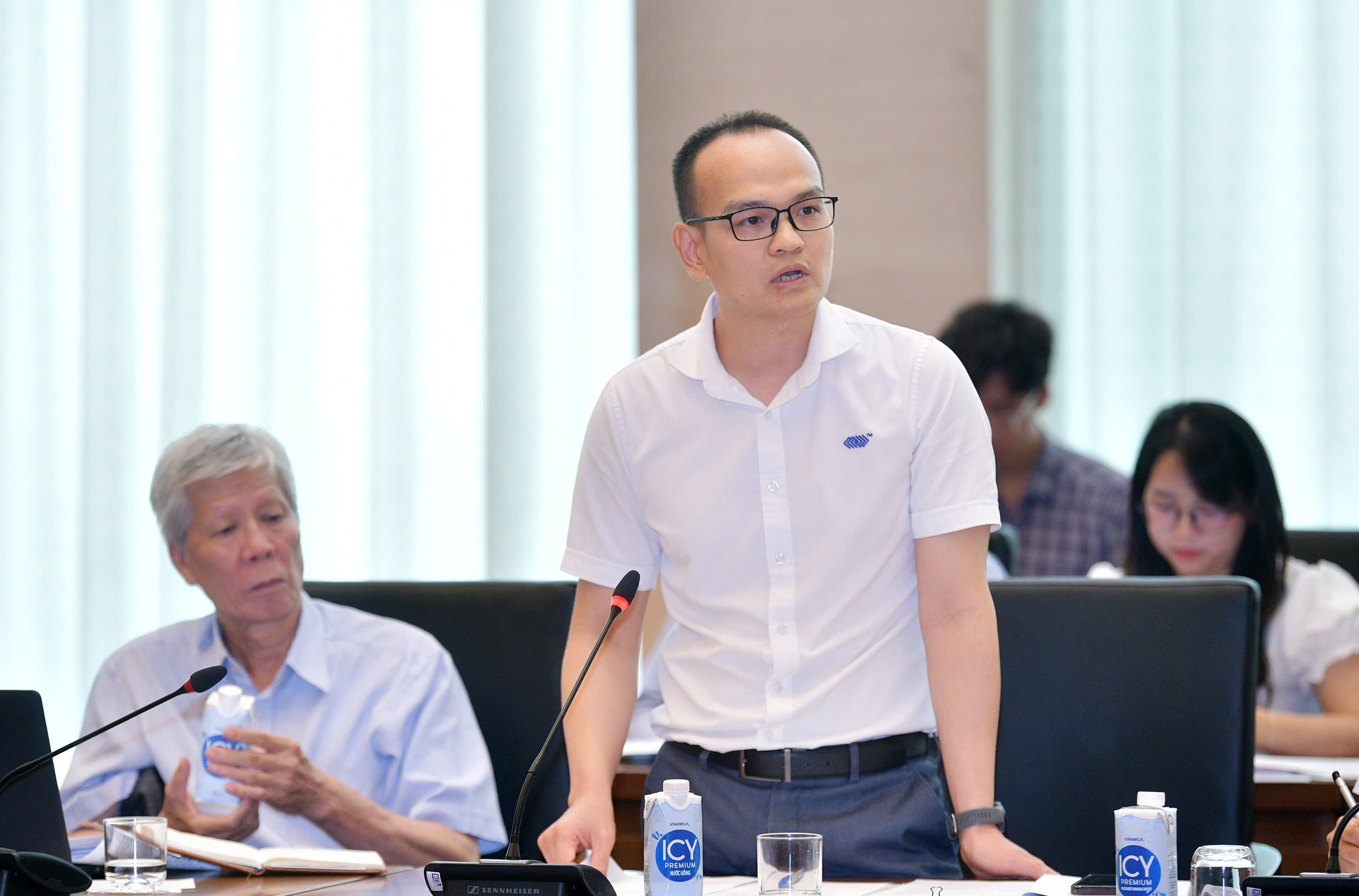 Luật Điện lực sửa đổi: L&agrave;m sao để người d&acirc;n kh&ocirc;ng phải "g&aacute;nh" tiền điện cho sản xuất?- Ảnh 3.