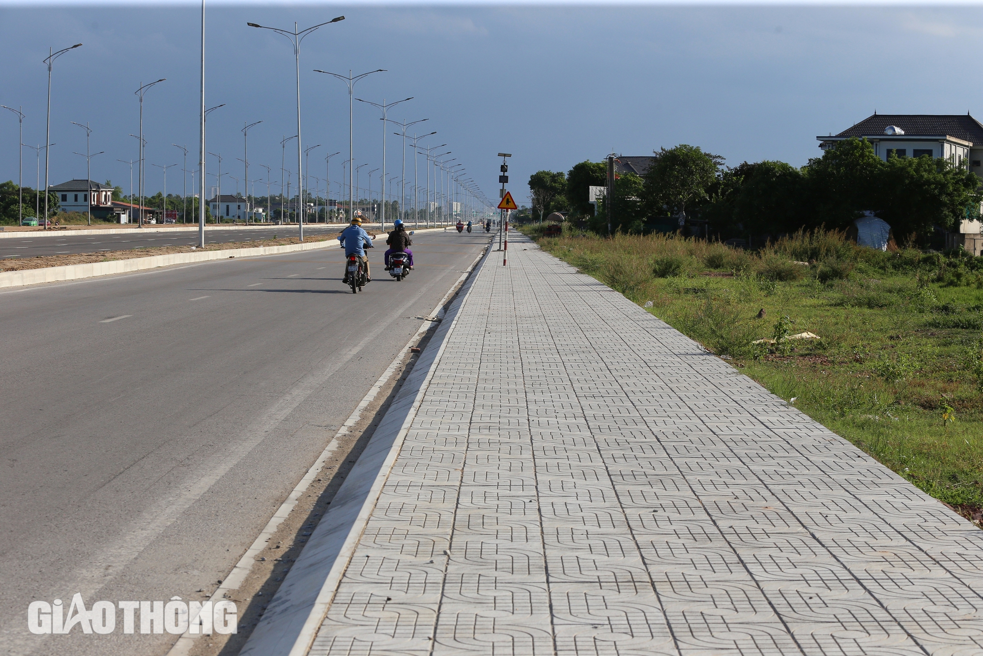 Ngắm đại lộ ngh&igrave;n tỷ nối Vinh - Cửa L&ograve; chuẩn bị th&ocirc;ng xe- Ảnh 3.