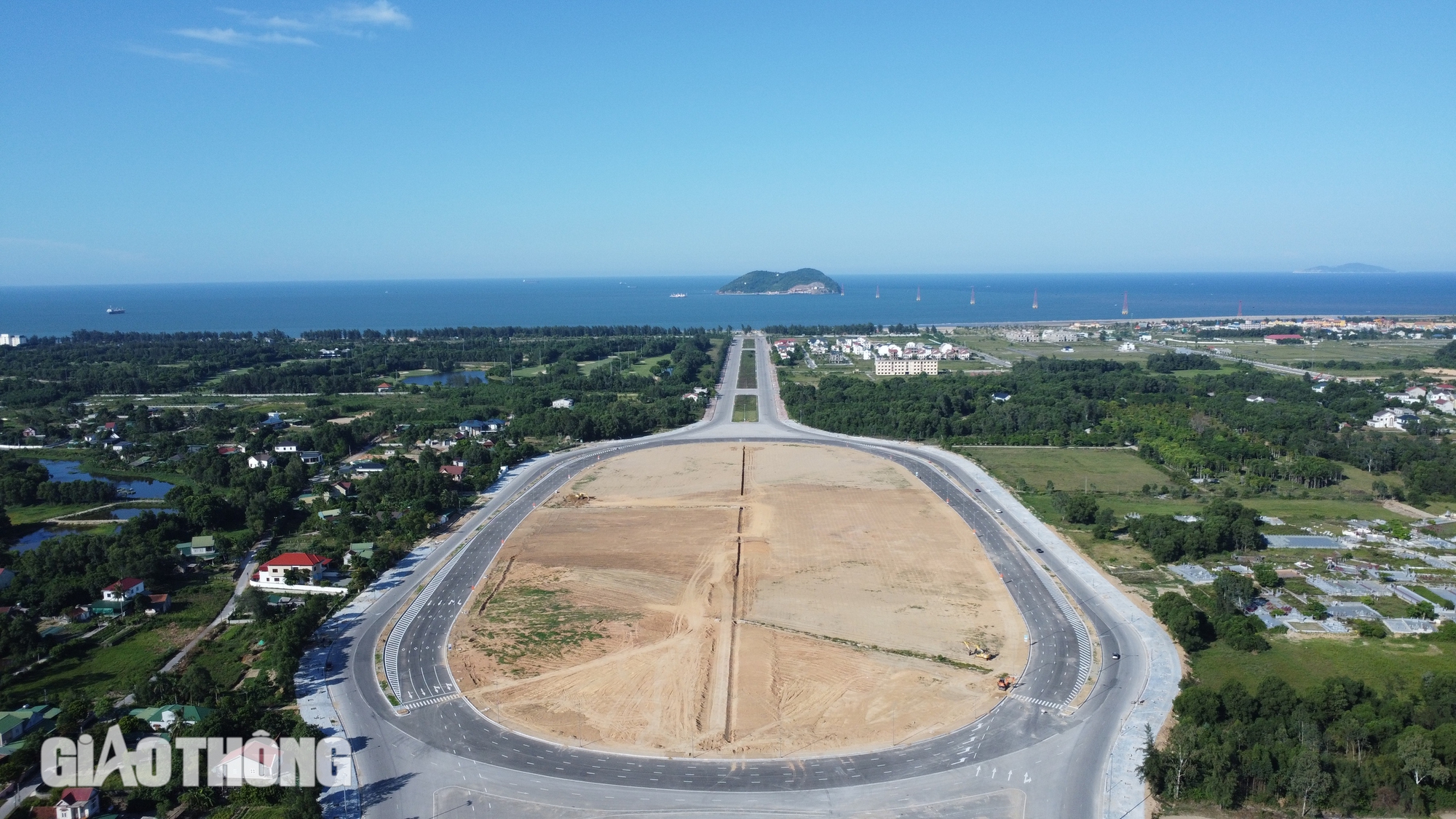 Ngắm đại lộ ngh&igrave;n tỷ nối Vinh - Cửa L&ograve; chuẩn bị th&ocirc;ng xe- Ảnh 15.