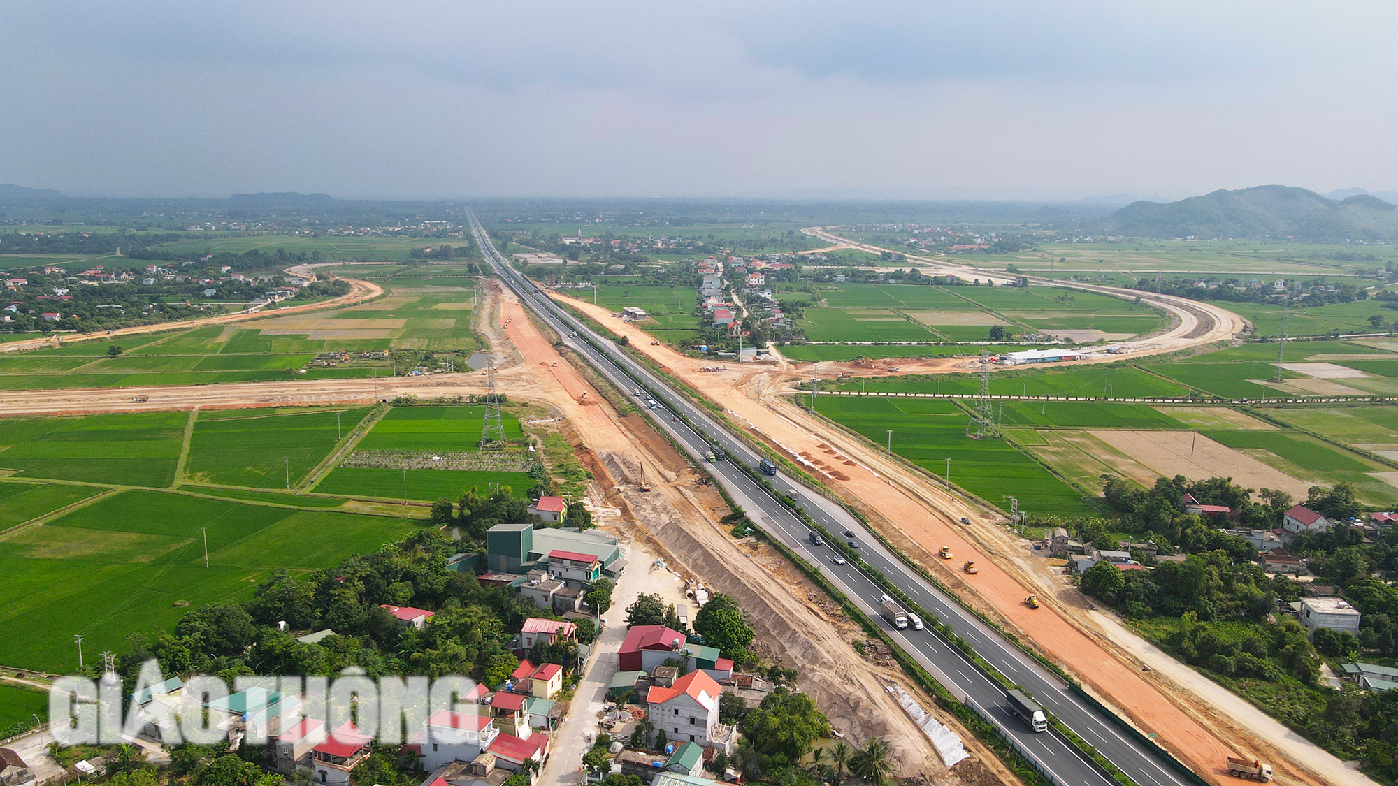 Dự &aacute;n đường h&agrave;nh lang gần 3.600 tỷ ở H&agrave; Nam chạy đua về đ&iacute;ch- Ảnh 5.