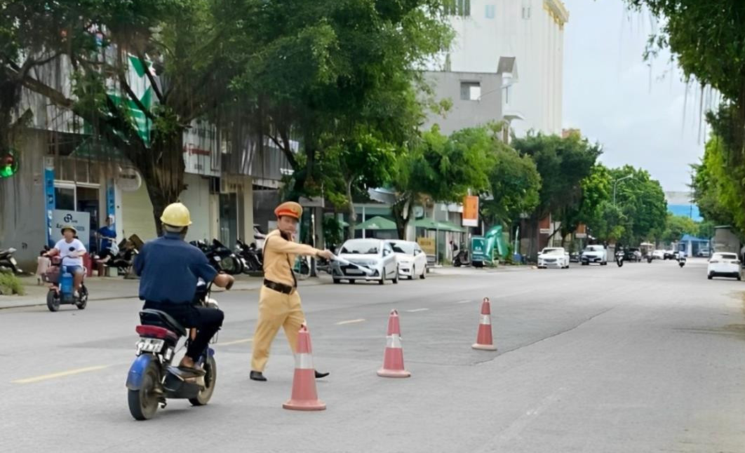 C&ocirc;ng an Hải Dương k&ecirc;u gọi "mỗi người d&acirc;n l&agrave; một chiến sĩ CSGT"- Ảnh 1.