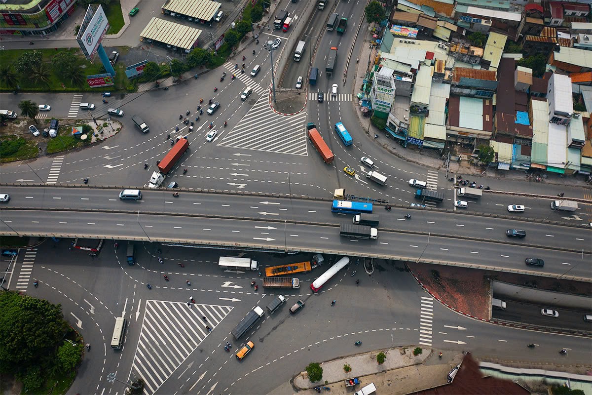 Hai n&uacute;t giao "nghẹt thở" tr&ecirc;n quốc lộ 51 cần giải cứu- Ảnh 2.