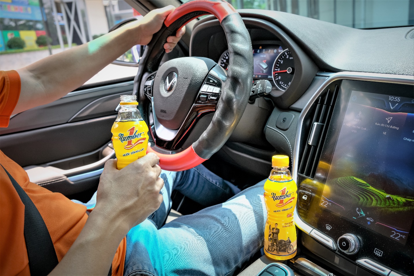 Bạn đồng h&agrave;nh c&ugrave;ng t&agrave;i xế vượt qua thử th&aacute;ch tr&ecirc;n những cung đường- Ảnh 3.