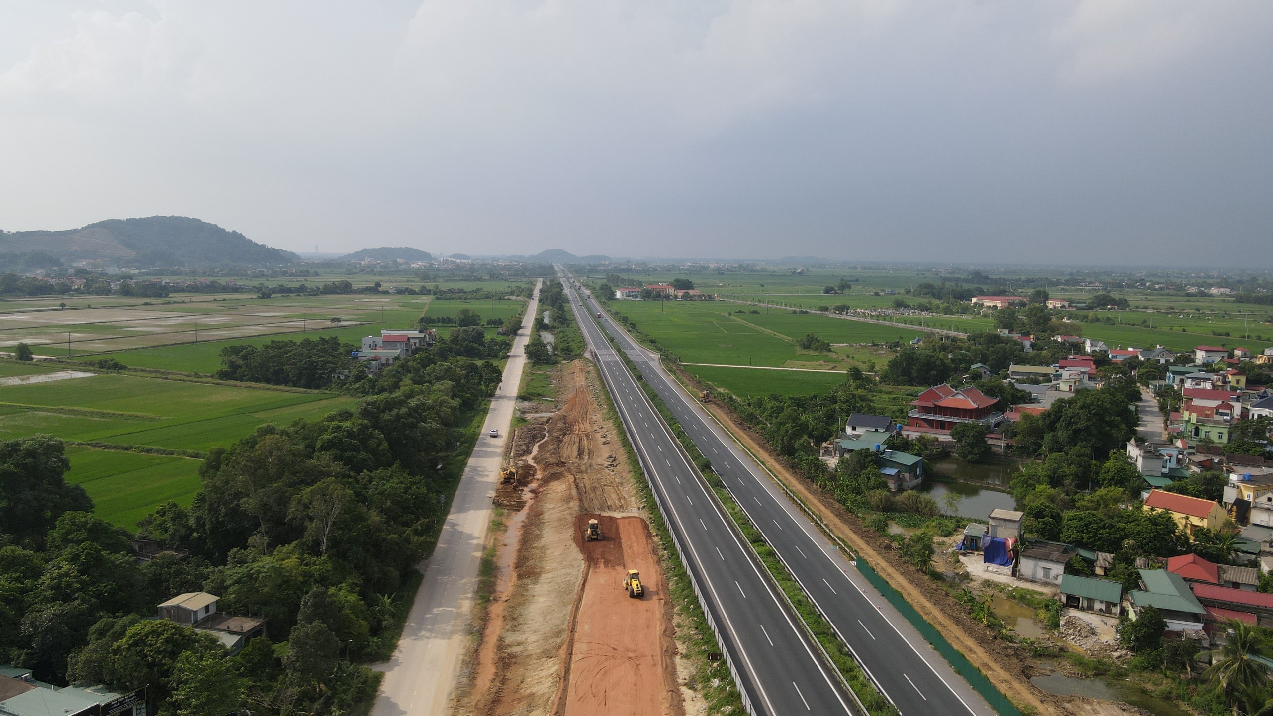 Dự &aacute;n đường h&agrave;nh lang gần 3.600 tỷ ở H&agrave; Nam chạy đua về đ&iacute;ch- Ảnh 8.