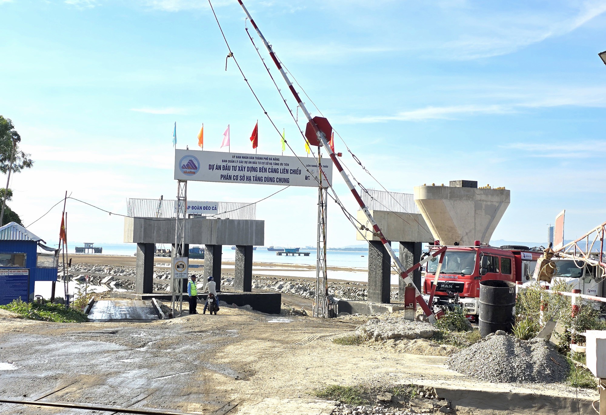 Thủ tướng: Đẩy mạnh kết nối giao th&ocirc;ng để k&ecirc;u gọi đầu tư v&agrave;o cảng biển Đ&agrave; Nẵng- Ảnh 4.