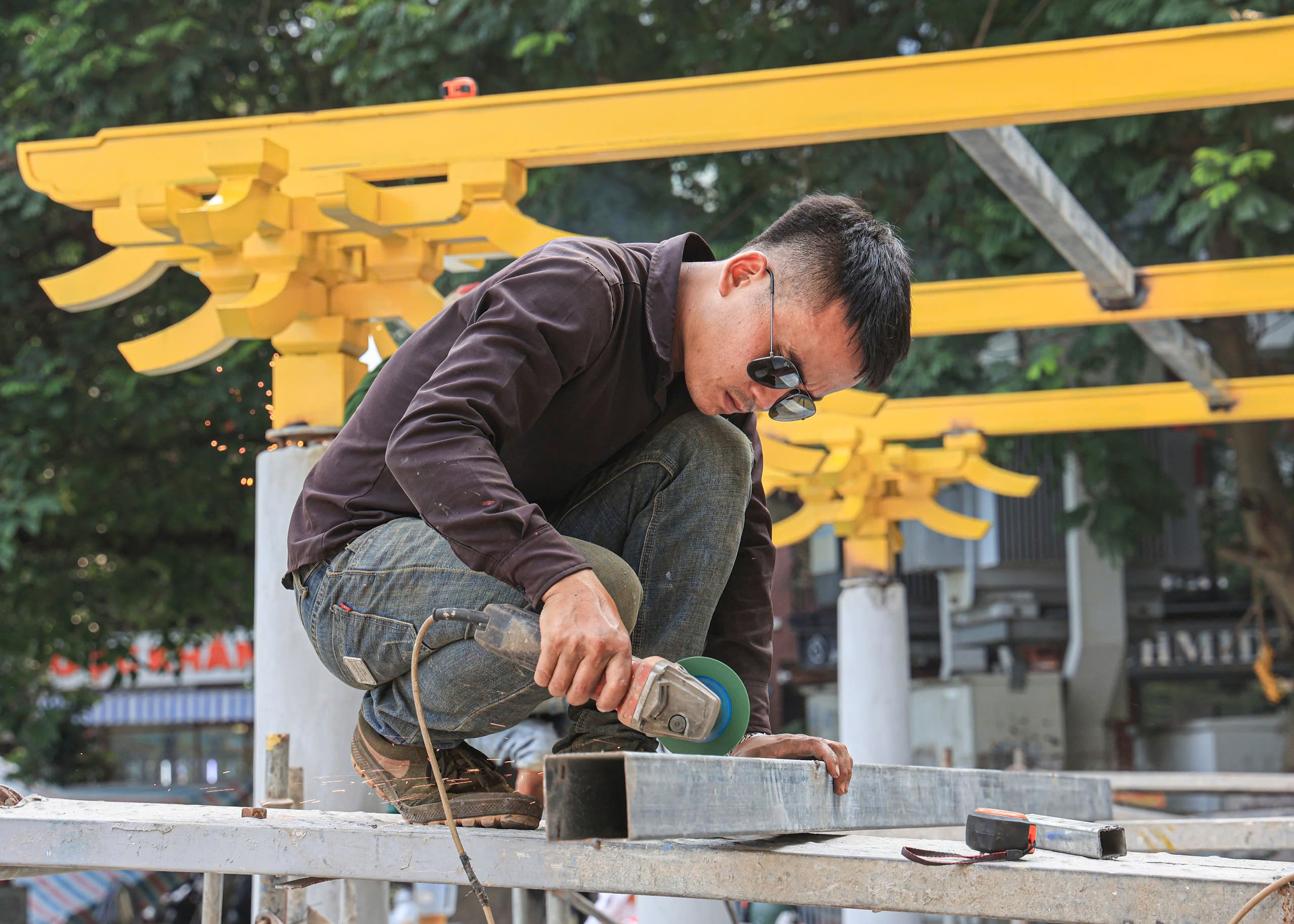 Thi c&ocirc;ng xuy&ecirc;n lễ, gấp r&uacute;t ho&agrave;n thiện tuyến phố đi bộ thứ 7 tại H&agrave; Nội- Ảnh 8.