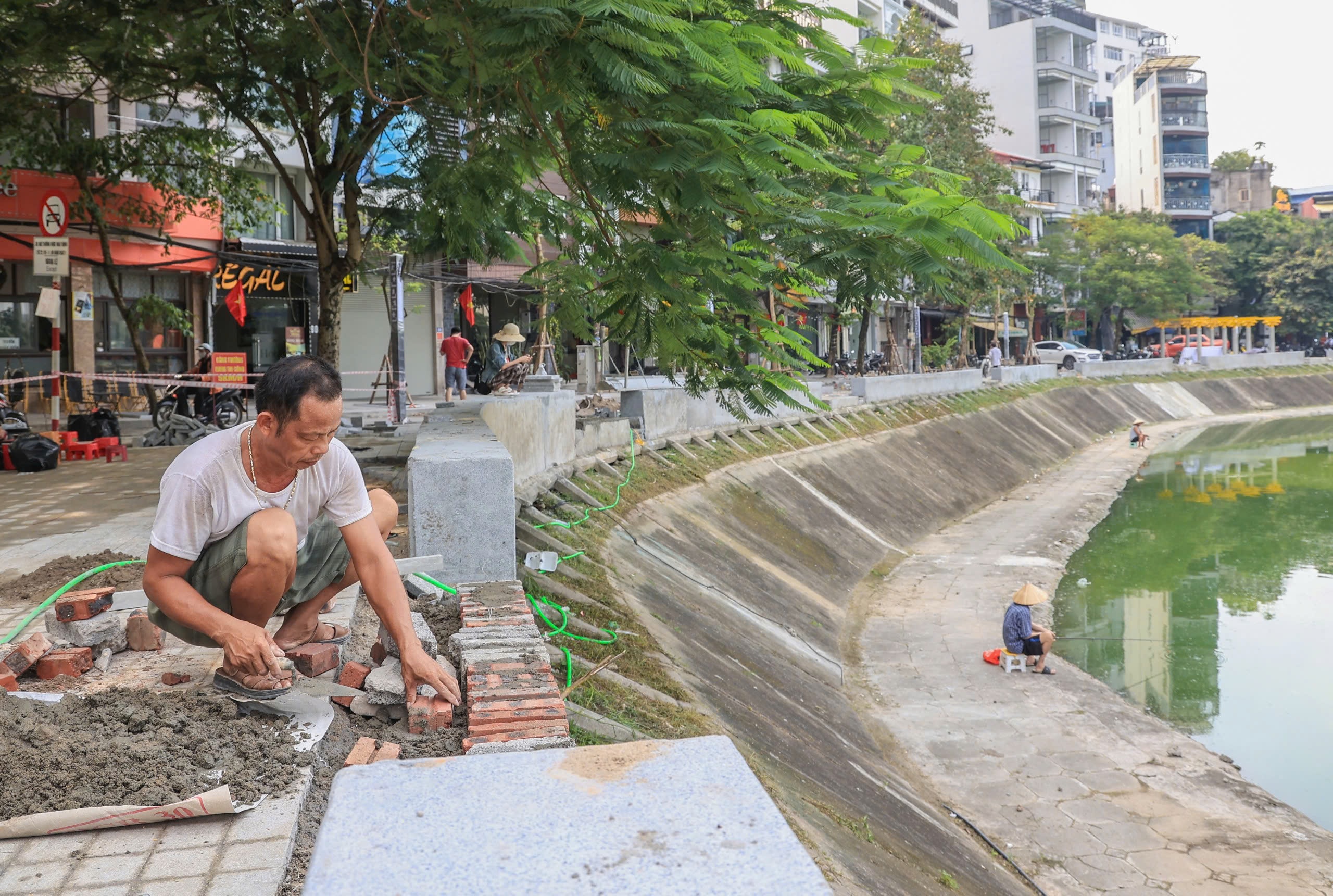 Thi c&ocirc;ng xuy&ecirc;n lễ, gấp r&uacute;t ho&agrave;n thiện tuyến phố đi bộ thứ 7 tại H&agrave; Nội- Ảnh 4.