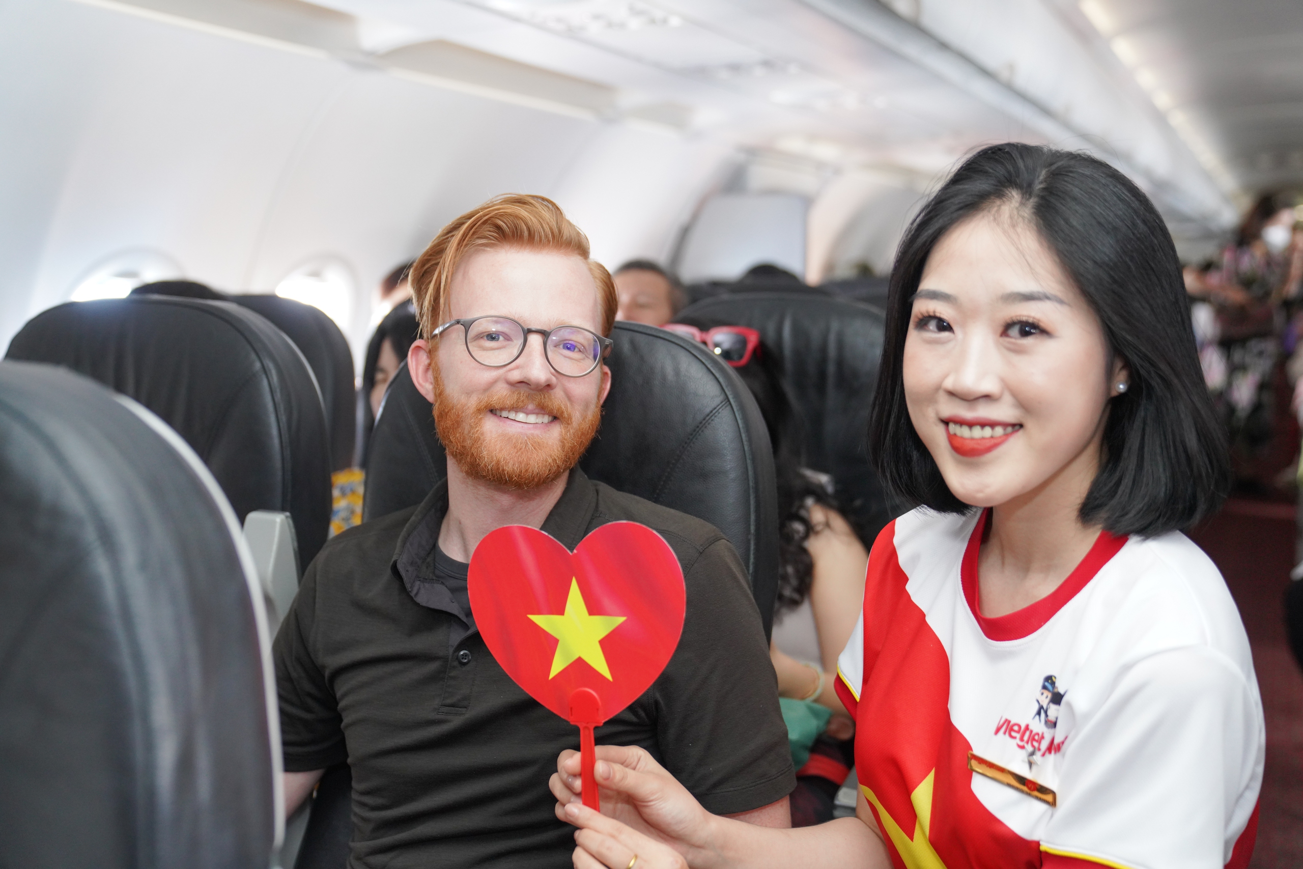 Mu&ocirc;n &aacute;nh sao v&agrave;ng tr&ecirc;n những chuyến bay Vietjet dịp Quốc kh&aacute;nh 2/9- Ảnh 2.