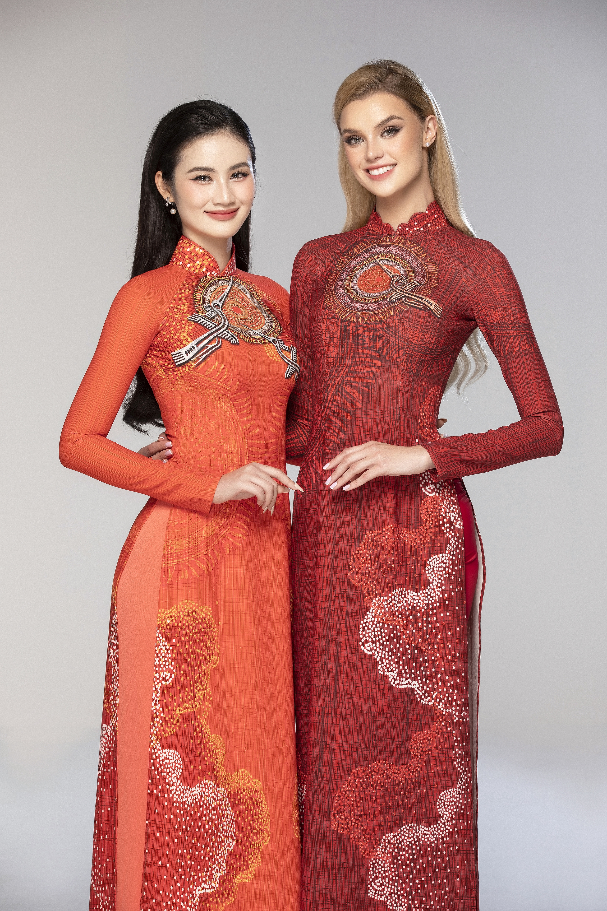 Hoa hậu &Yacute; Nhi, Hoa hậu Thế giới Krystyna v&agrave; nam vương Jack Heslewood mặc &aacute;o d&agrave;i Việt Nam- Ảnh 7.