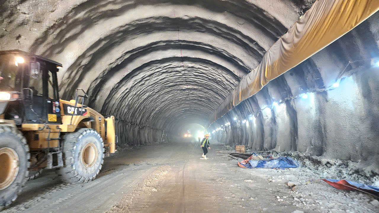 Xuy&ecirc;n lễ thi c&ocirc;ng hầm đường bộ d&agrave;i nhất cao tốc Bắc - Nam ph&iacute;a Đ&ocirc;ng- Ảnh 11.