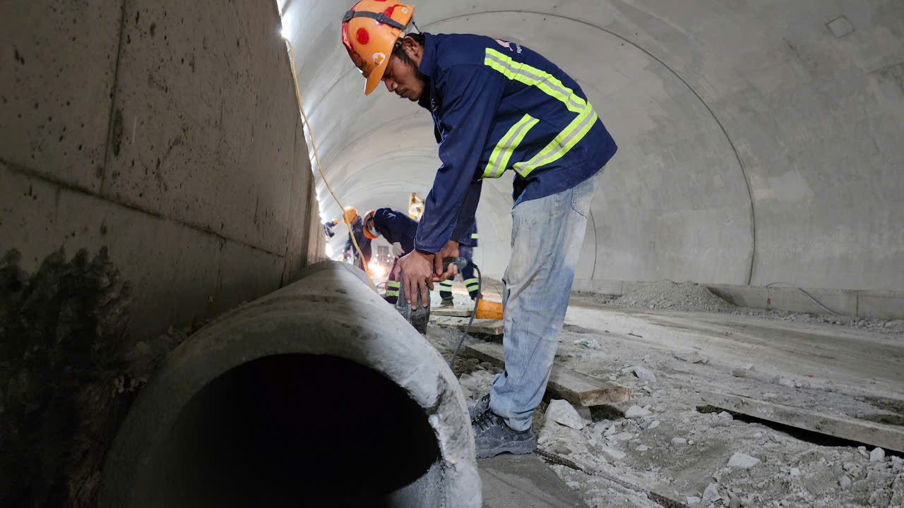 Xuy&ecirc;n lễ thi c&ocirc;ng hầm đường bộ d&agrave;i nhất cao tốc Bắc - Nam ph&iacute;a Đ&ocirc;ng- Ảnh 7.