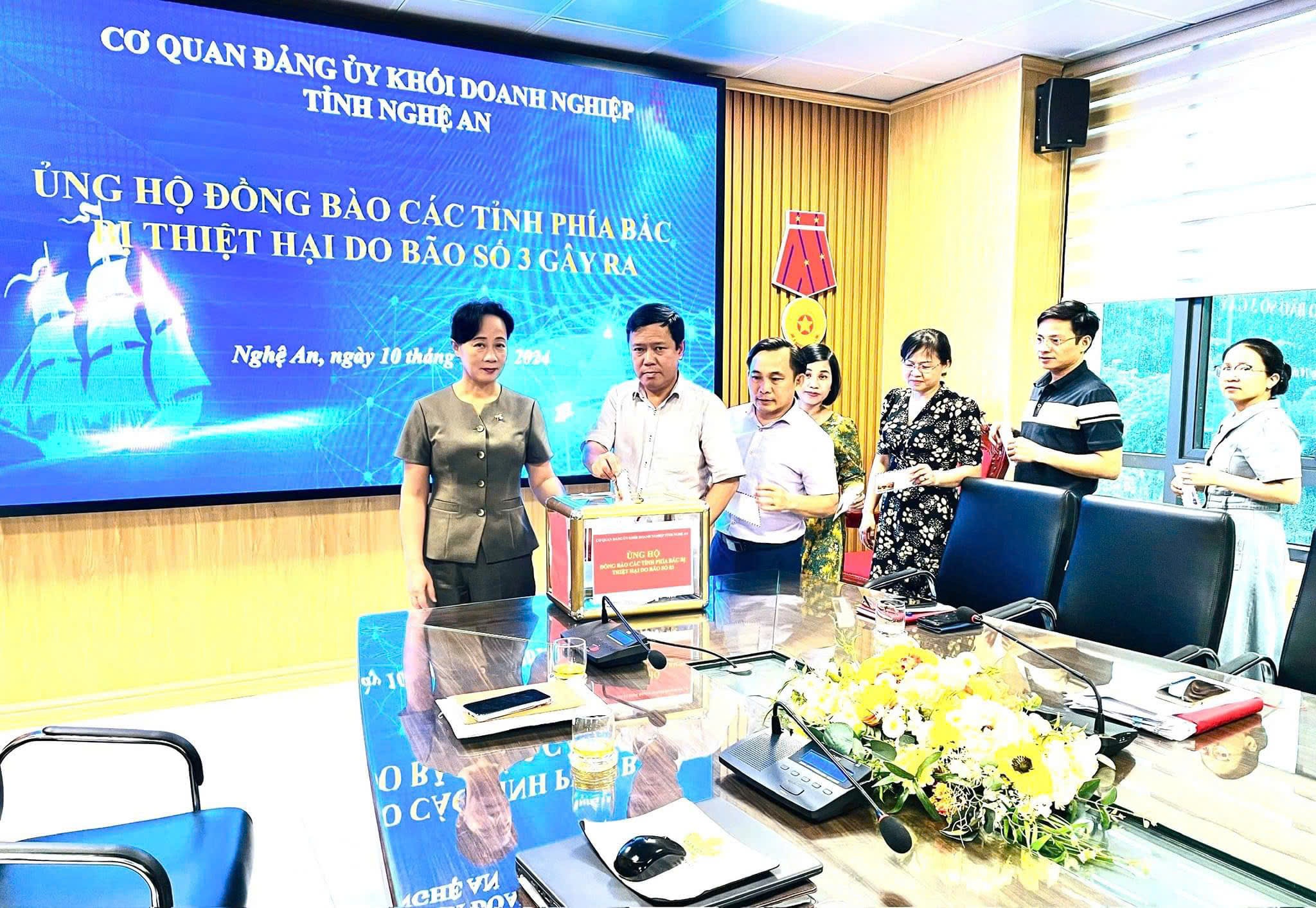 Người d&acirc;n xứ Nghệ tiếp sức cho b&agrave; con v&ugrave;ng mưa lũ ph&iacute;a Bắc- Ảnh 3.