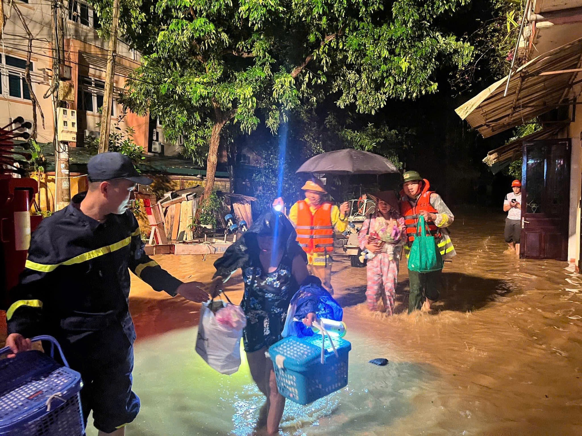 Hội Nh&agrave; b&aacute;o Việt Nam k&ecirc;u gọi ủng hộ đồng b&agrave;o bị ảnh hưởng v&igrave; cơn b&atilde;o số 3 - Ảnh 1.