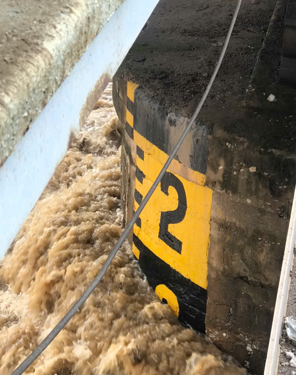 Đường sắt dừng chạy t&agrave;u, đề nghị H&agrave; Nội hạn chế phương tiện qua cầu Đuống- Ảnh 3.