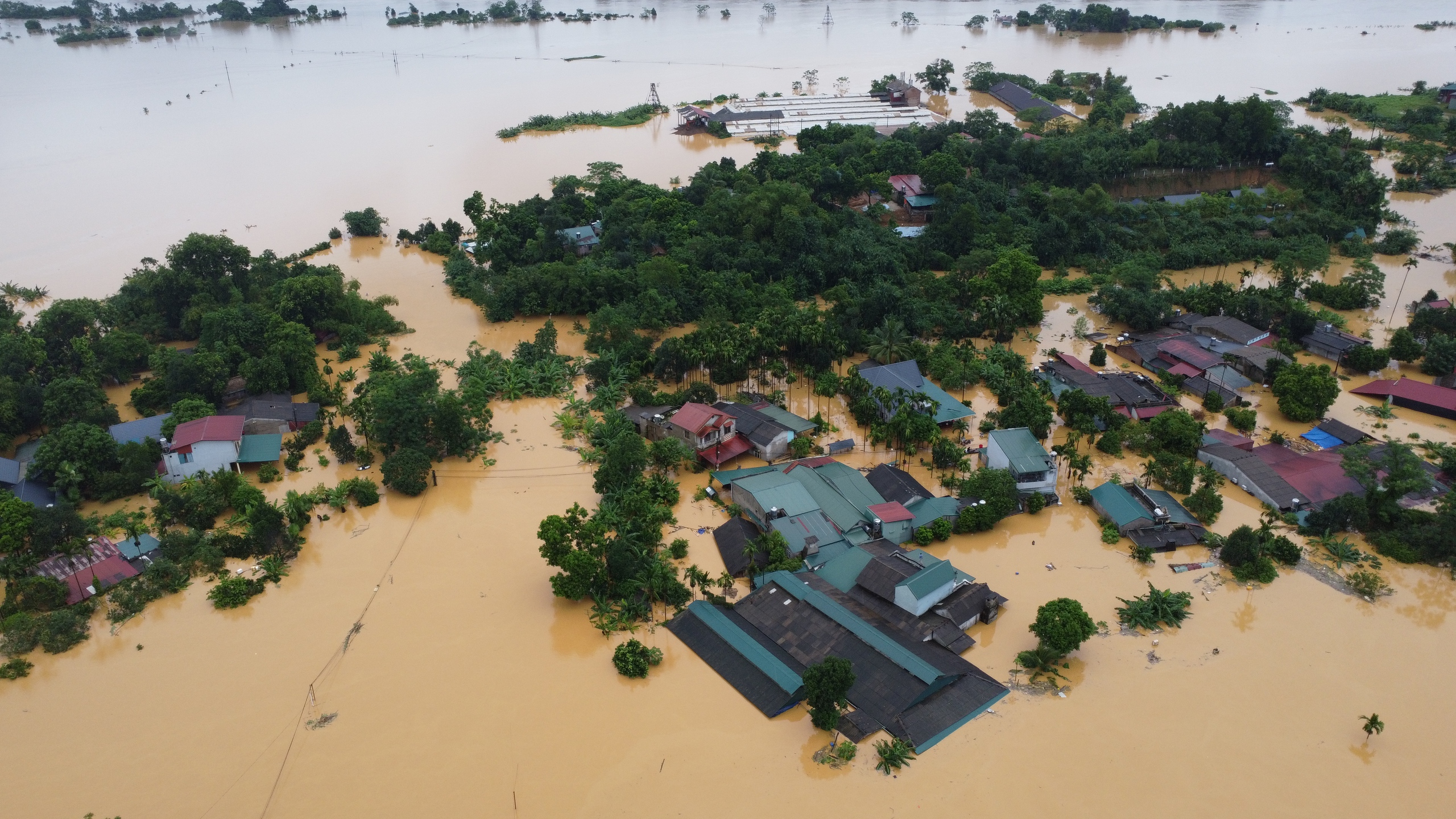 Y&ecirc;n B&aacute;i: Hơn 21 ngh&igrave;n ng&ocirc;i nh&agrave; bị sập v&agrave; hư hỏng do ảnh hưởng của b&atilde;o số 3- Ảnh 1.