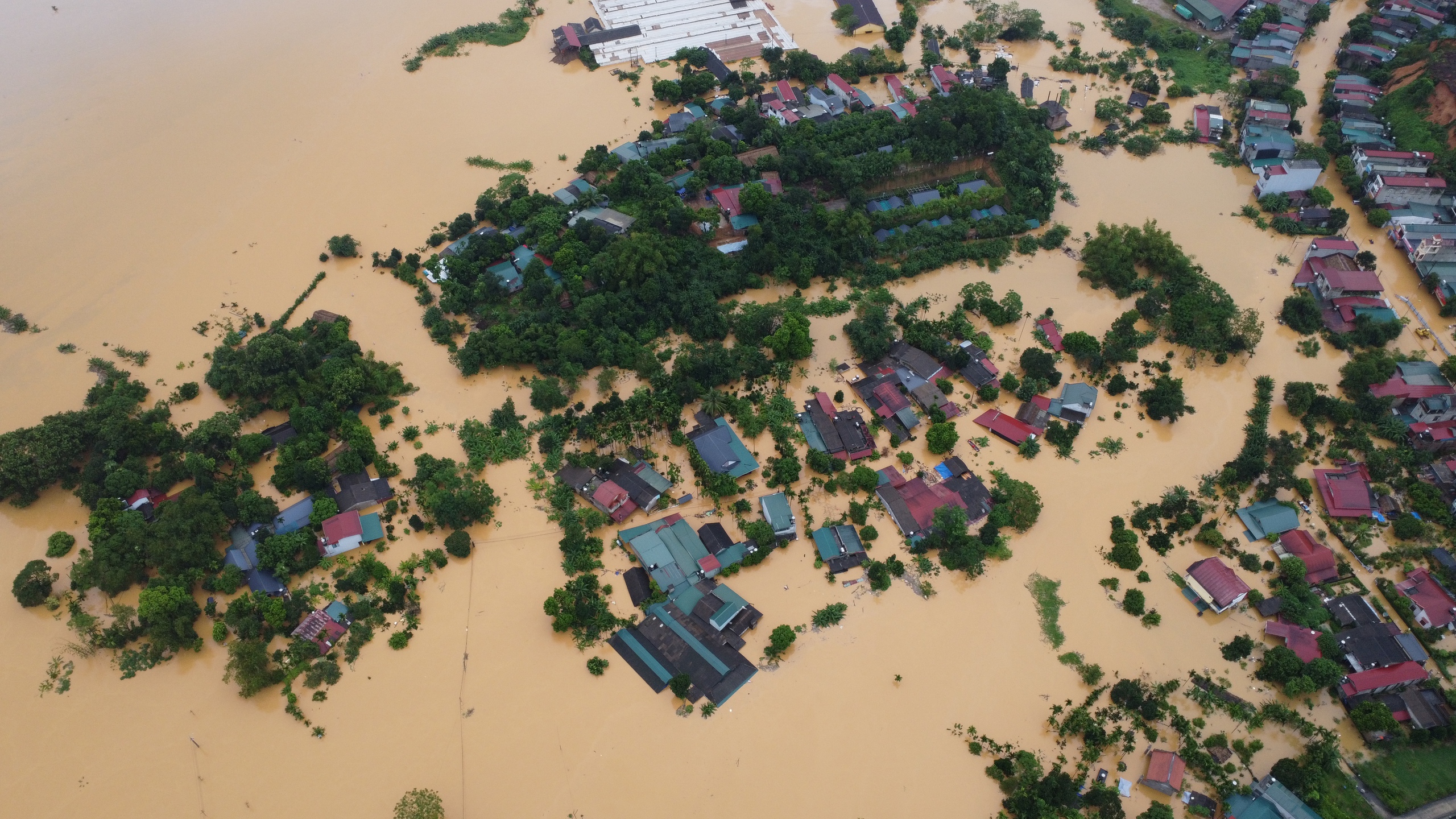 Y&ecirc;n B&aacute;i: Hơn 21 ngh&igrave;n ng&ocirc;i nh&agrave; bị sập v&agrave; hư hỏng do ảnh hưởng của b&atilde;o số 3- Ảnh 3.