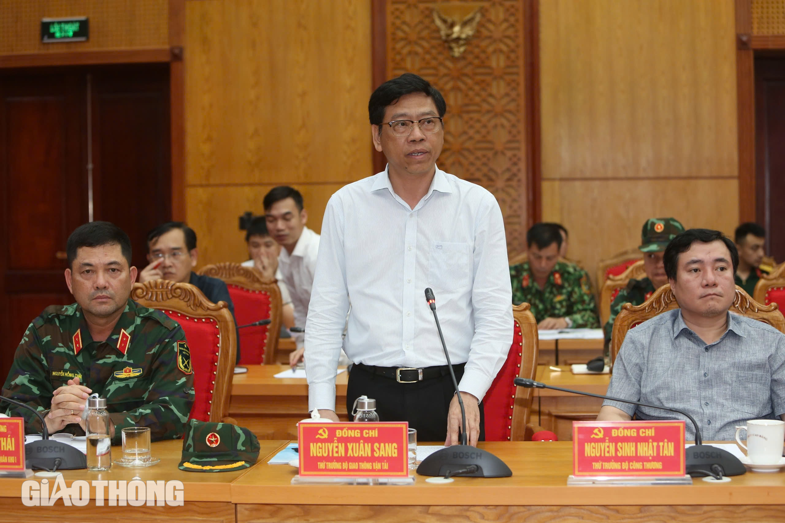 Cần kịp thời cứu chữa người bị thương, t&igrave;m kiếm người mất t&iacute;ch ở Cao Bằng- Ảnh 3.