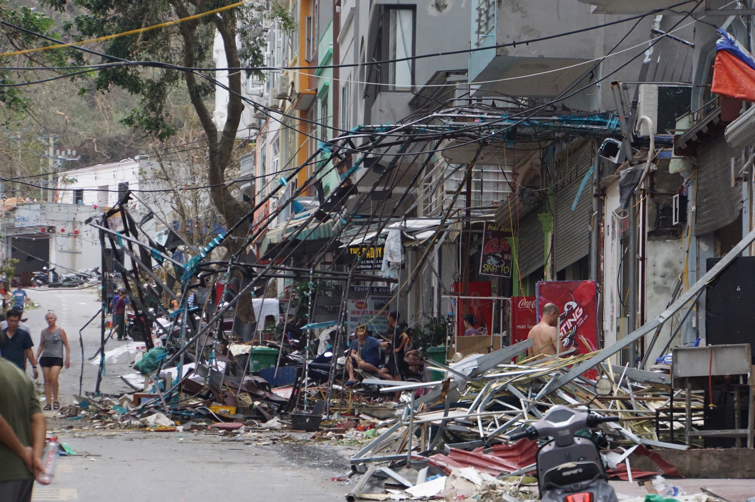 Cận cảnh đảo C&aacute;t B&agrave; bị c&ocirc; lập sau b&atilde;o Yagi c&agrave;n qu&eacute;t- Ảnh 6.