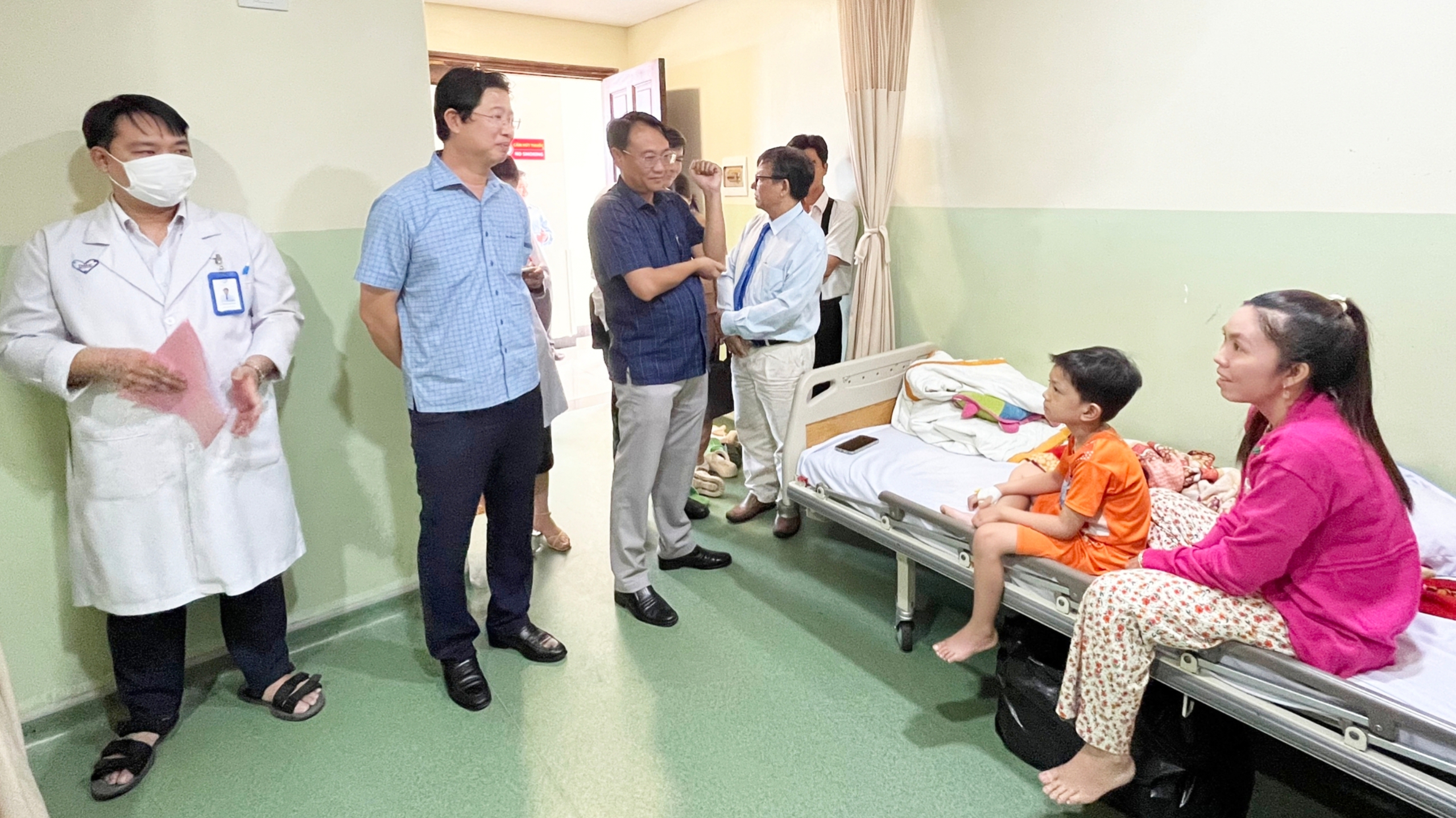 Tiệm b&aacute;nh m&igrave; g&acirc;y ngộ độc cho 149 người ở Đồng Th&aacute;p bị phạt 90 triệu đồng- Ảnh 1.