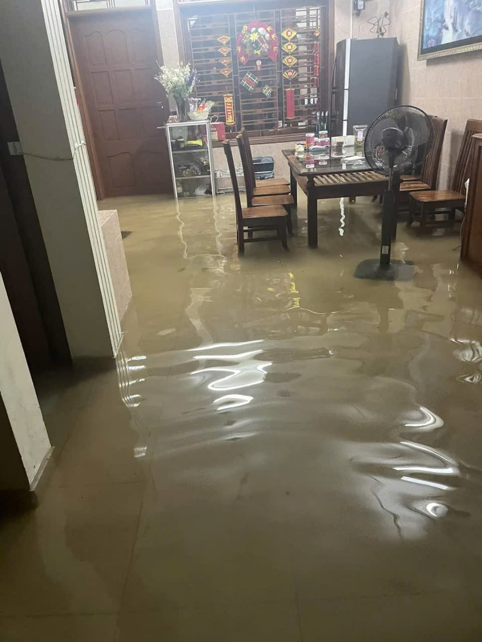 Mưa lớn, nhiều nơi ở Th&aacute;i B&igrave;nh ngập s&acirc;u- Ảnh 5.