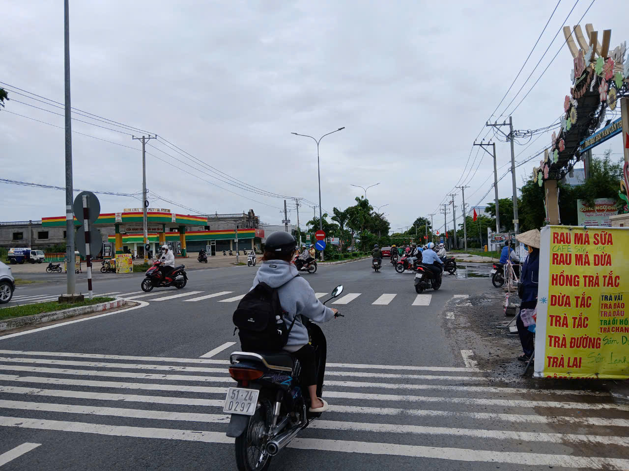 Sẽ lắp đ&egrave;n t&iacute;n hiệu tại ng&atilde; rẽ "điểm đen" v&agrave;o trường Đại học Nam Cần Thơ- Ảnh 1.