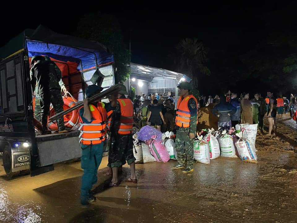 Vỡ đ&ecirc; s&ocirc;ng L&ocirc; ở Tuy&ecirc;n Quang, lực lượng chức năng khẩn cấp ứng ph&oacute;- Ảnh 1.