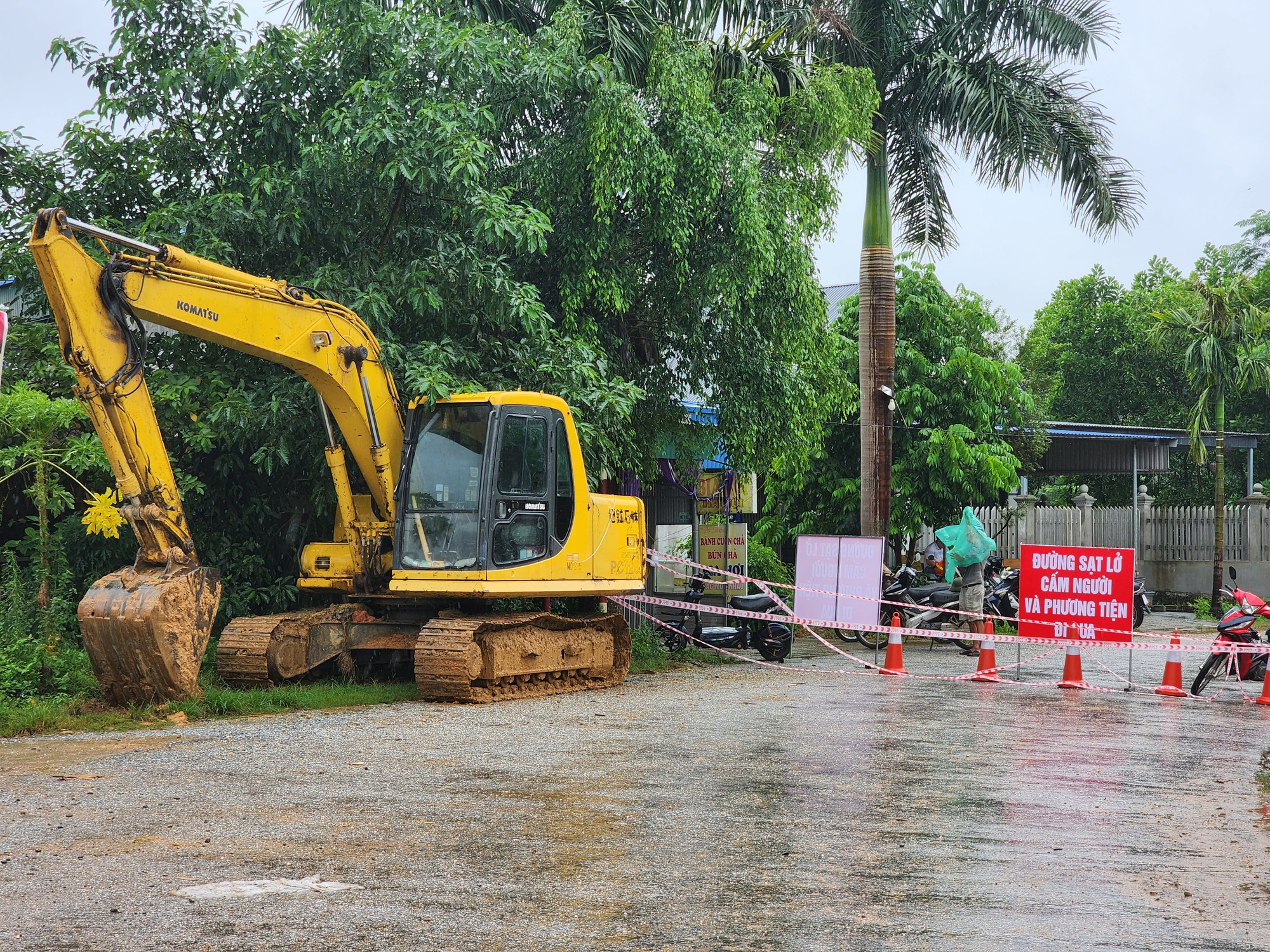 Tuy&ecirc;n Quang: Người d&acirc;n đắp đ&ecirc;, chạy lợn trong đ&ecirc;m- Ảnh 12.