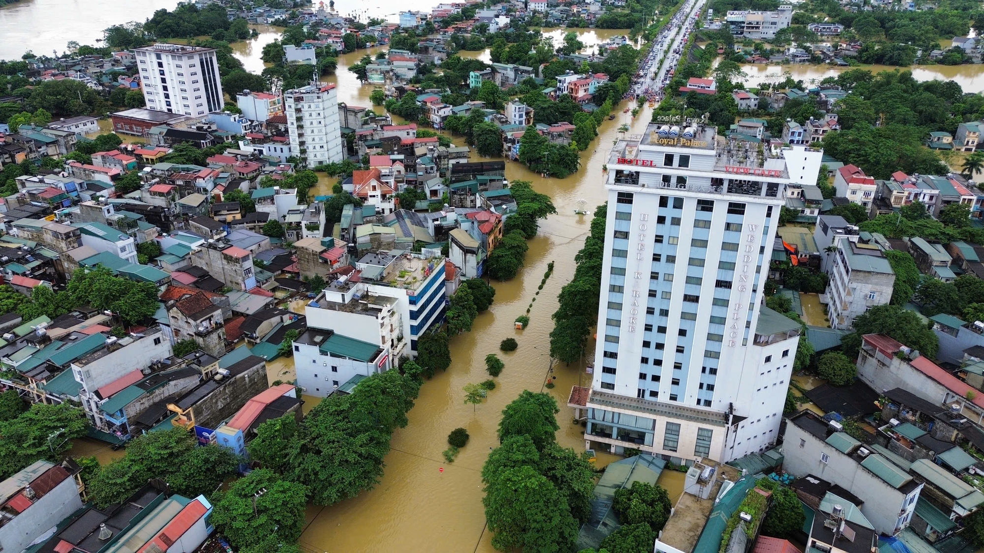 Dừng tổ chức lễ hội Th&agrave;nh Tuy&ecirc;n, tập trung ph&ograve;ng chống lụt b&atilde;o- Ảnh 1.