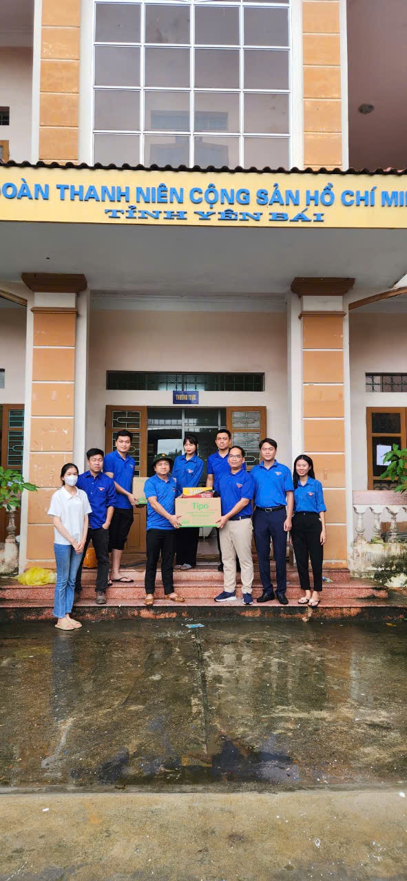 Tuổi trẻ ng&agrave;nh GTVT tức tốc l&ecirc;n đường cứu trợ người d&acirc;n v&ugrave;ng b&atilde;o lũ- Ảnh 4.