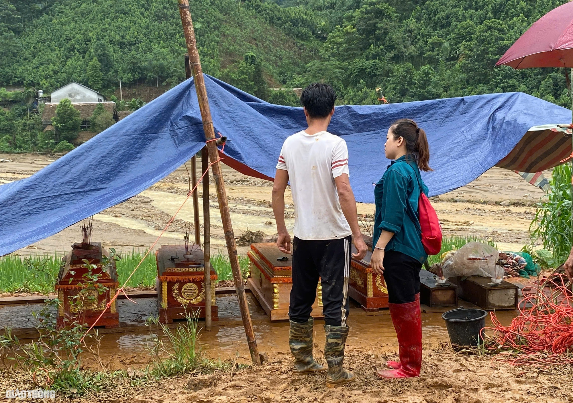 Lũ qu&eacute;t tại L&agrave;ng Nủ đ&atilde; v&ugrave;i lấp 37 hộ d&acirc;n với 158 người.