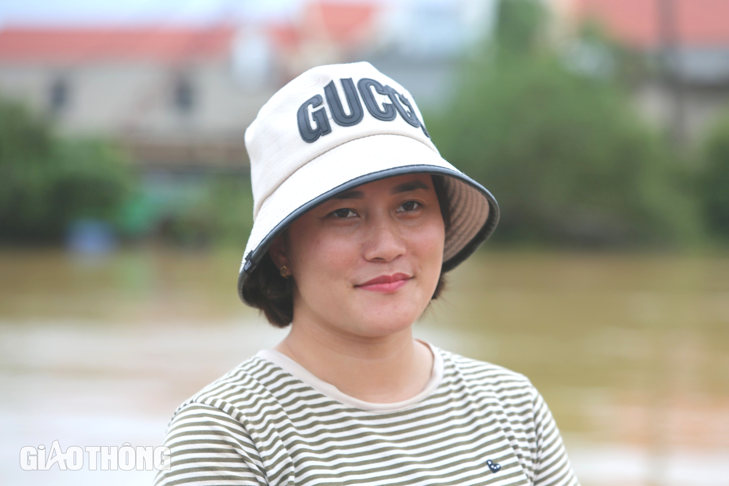 Ninh Bình: 700 hộ bị cô lập, người dân lên mái nhà nhìn nước dâng- Ảnh 8. Ninh Bình: 700 hộ bị cô lập, người dân lên mái nhà nhìn nước dâng- Ảnh 8.