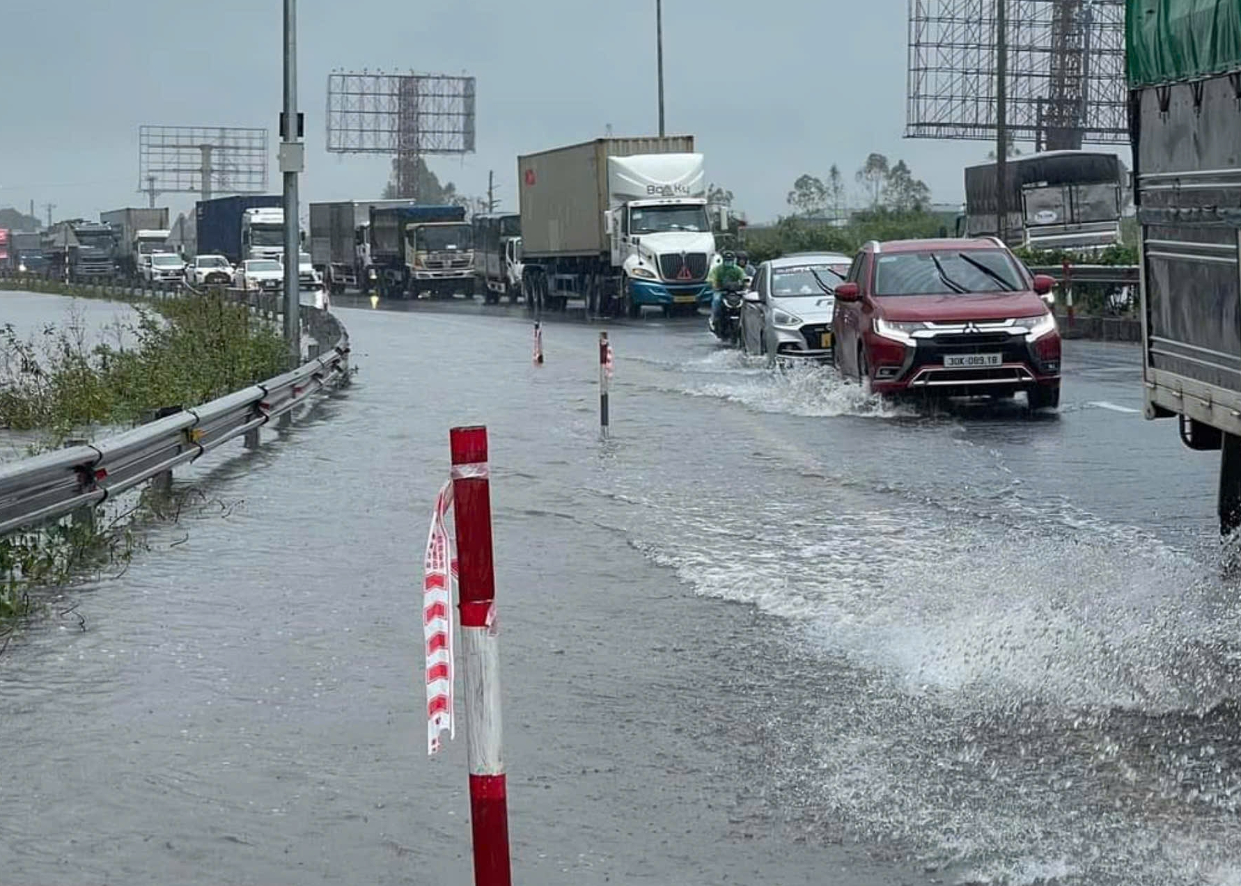 Hải Dương: Ưu ti&ecirc;n bảo vệ con người trong mưa lũ- Ảnh 4.