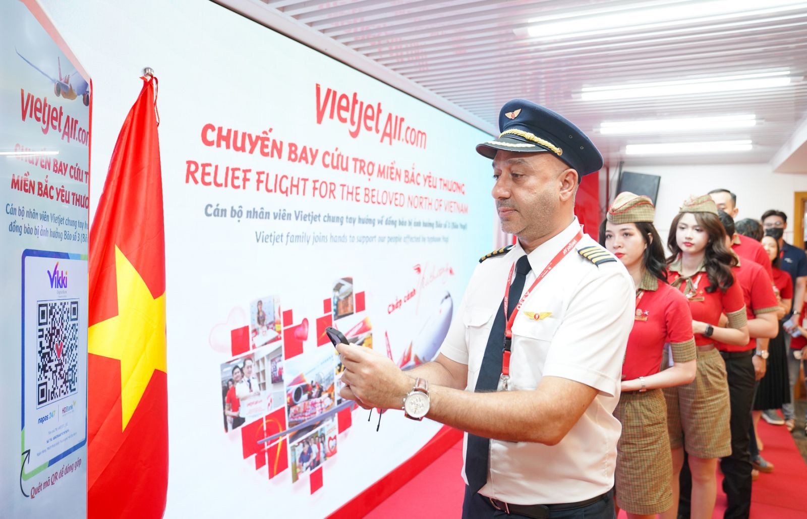 Vietjet chung tay ủng hộ người d&acirc;n v&ugrave;ng lũ- Ảnh 1.