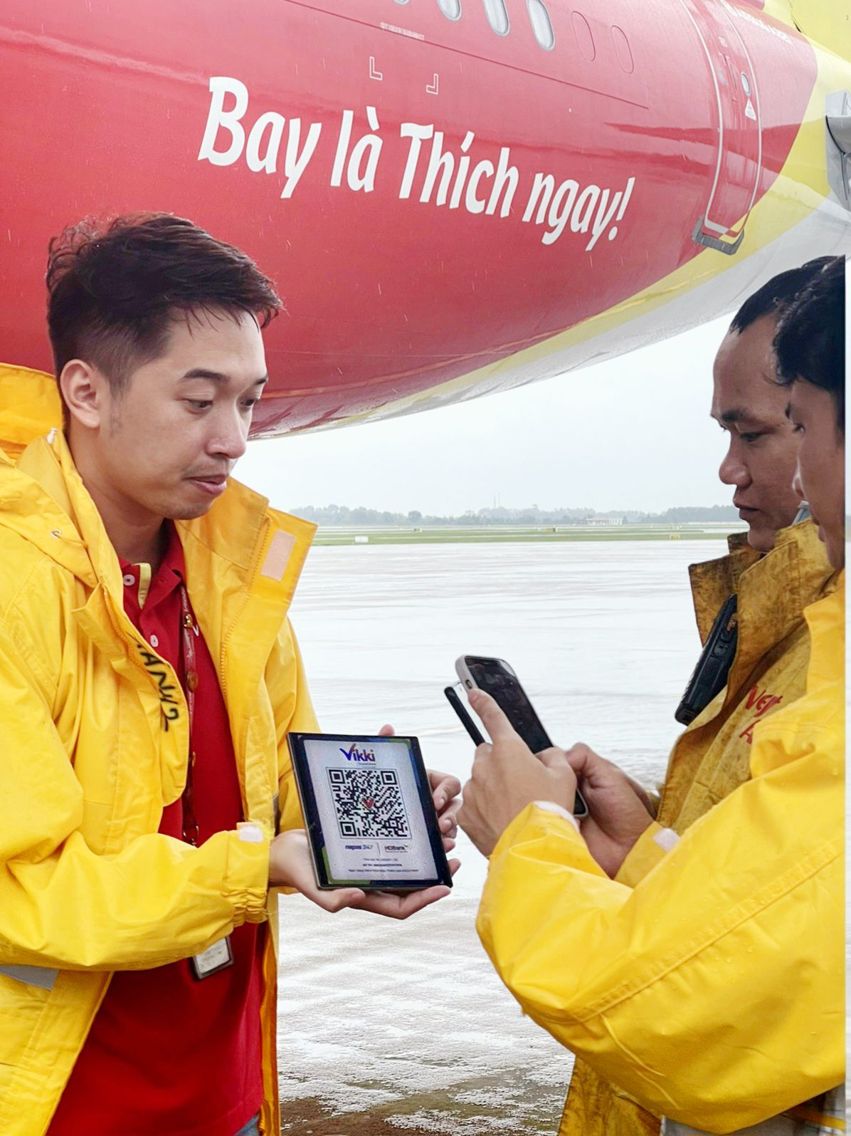 Vietjet chung tay ủng hộ người d&acirc;n v&ugrave;ng lũ- Ảnh 2.