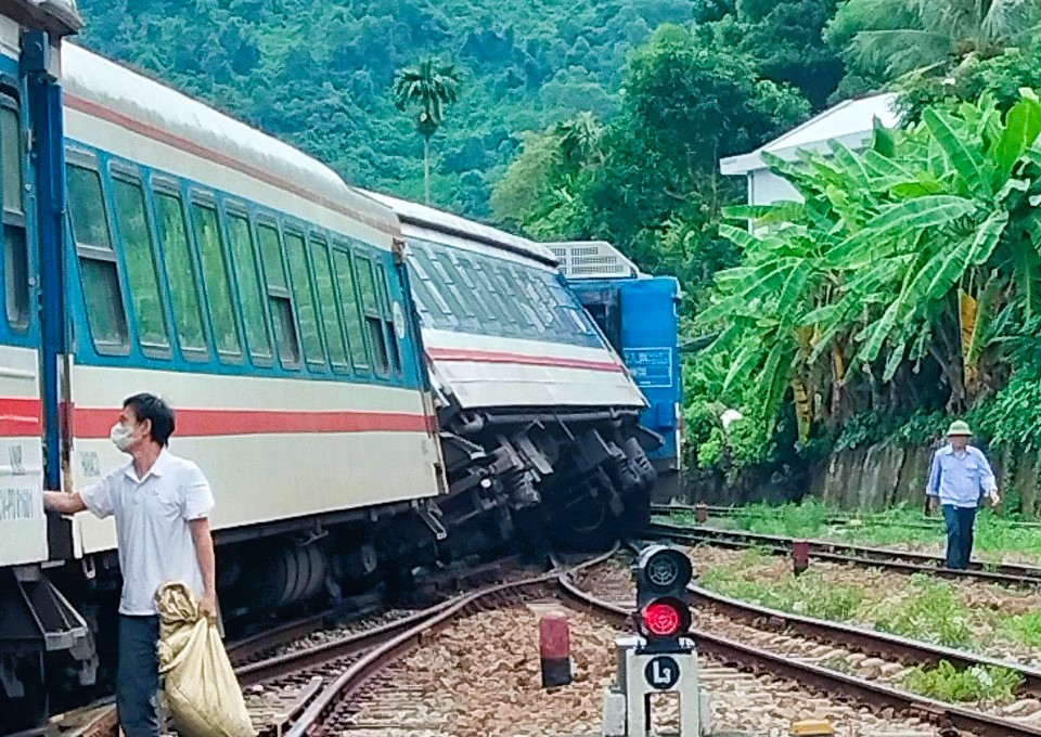 X&aacute;c định nguy&ecirc;n nh&acirc;n 2 vụ t&agrave;u hỏa bị sự cố trật b&aacute;nh khi qua ga Lăng C&ocirc;- Ảnh 2.